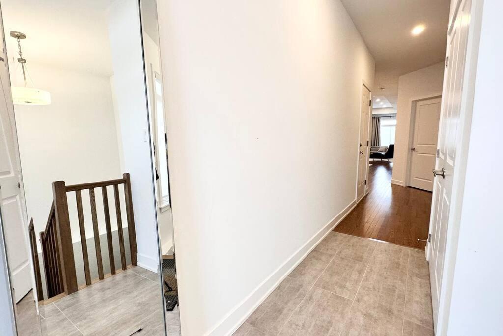 Capital's Retreat: King Suite, Smart Home, Wfh Ottawa
