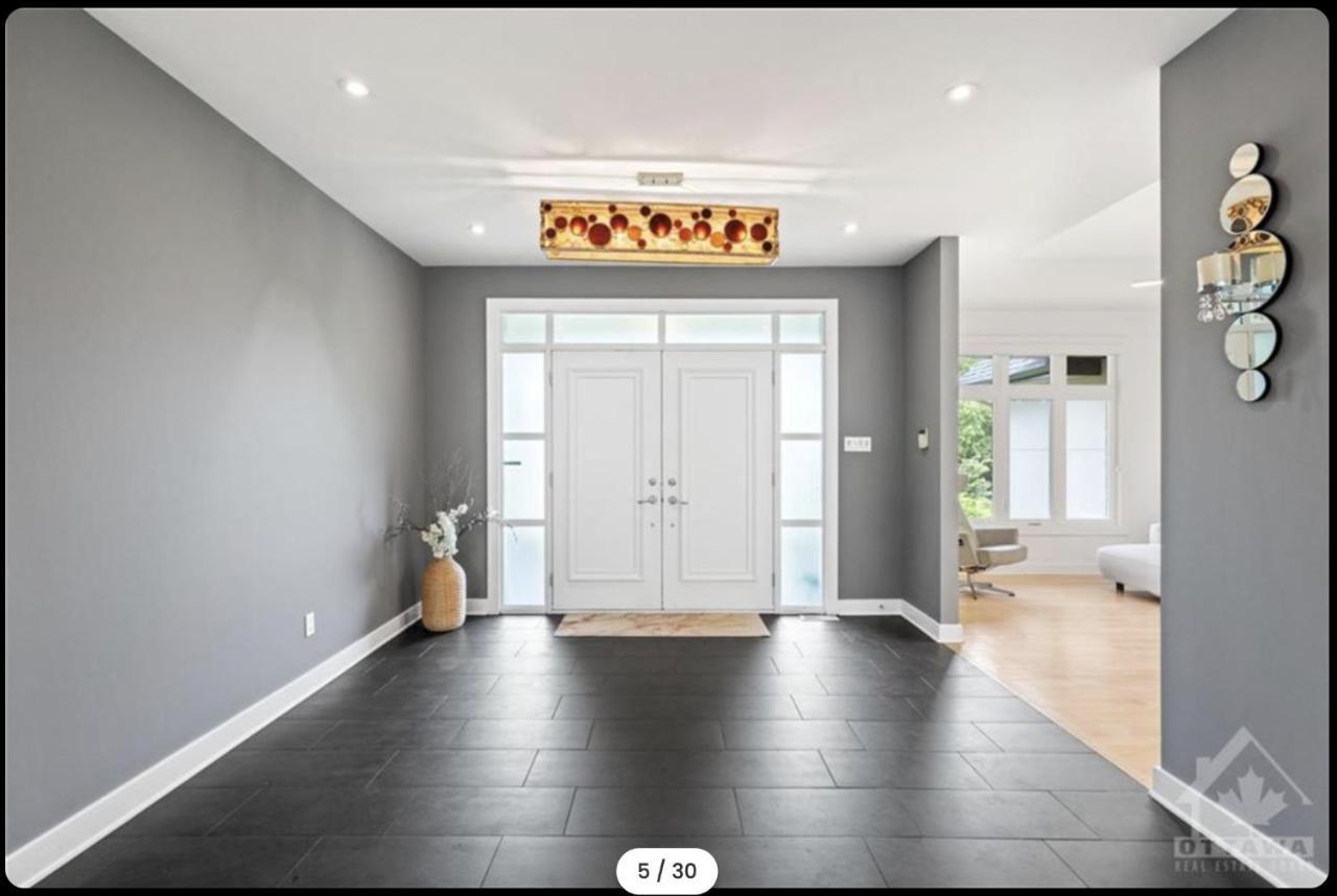 Ottawa's Finest: Mansion In A Quiet Neighbourhood! *