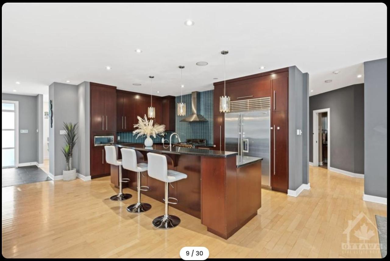 Villa Ottawa's Finest: Mansion In A Quiet Neighbourhood! Ottawa