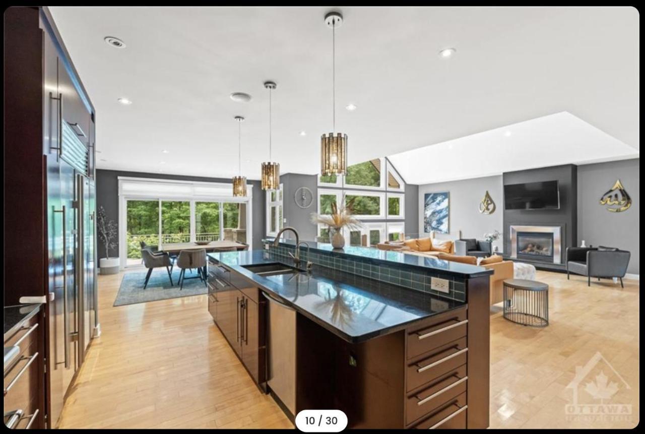 Ottawa's Finest: Mansion In A Quiet Neighbourhood! Villa *