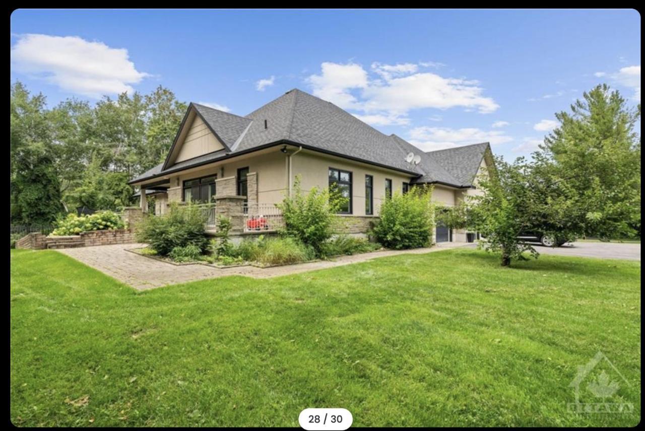Ottawa's Finest: Mansion In A Quiet Neighbourhood! * Ottawa