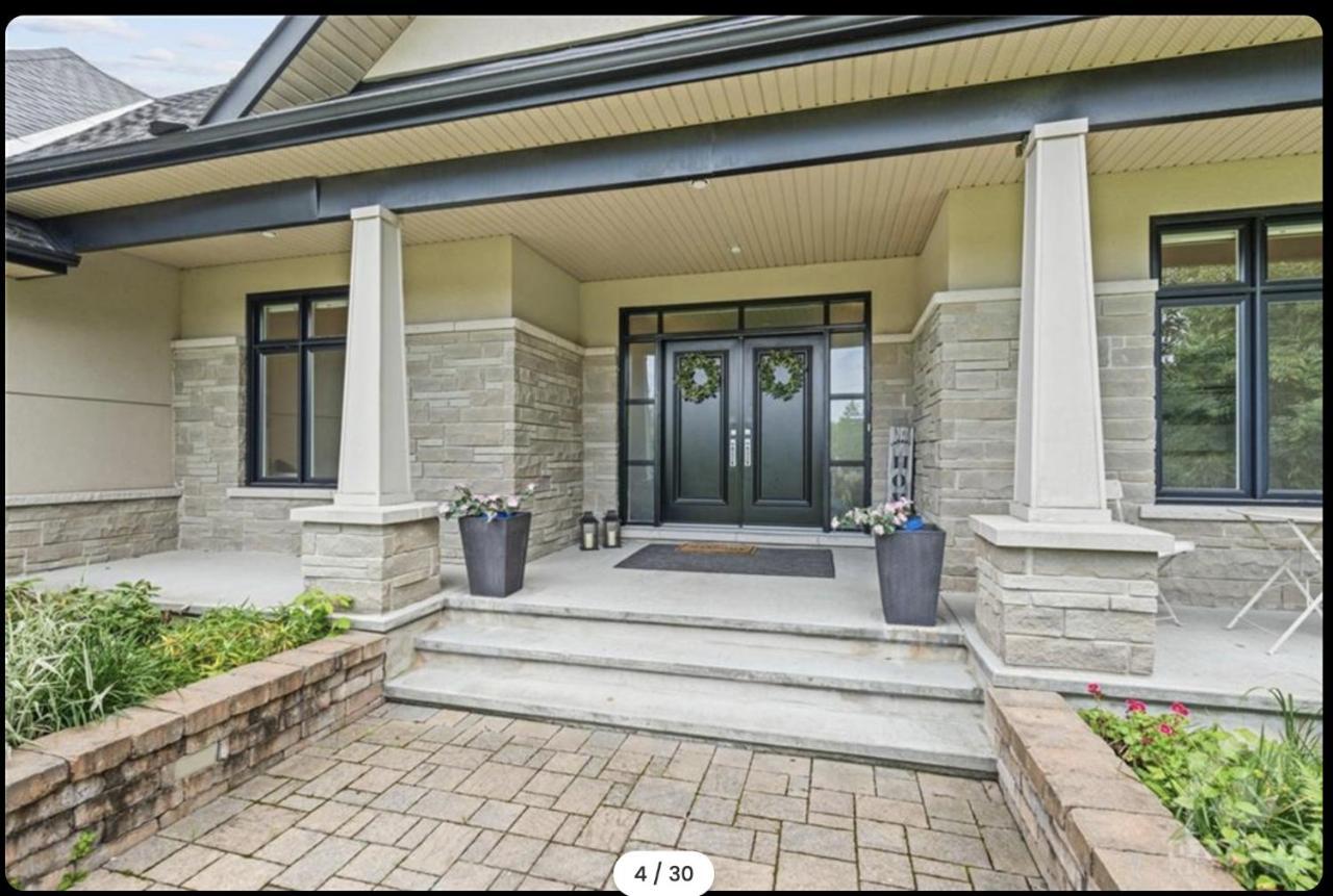 Ottawa's Finest: Mansion In A Quiet Neighbourhood! *