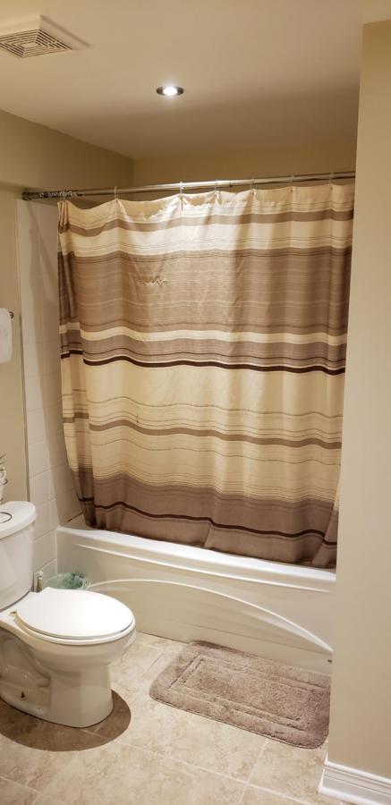 Lovely Guest Entire Minutes From Airport Ottawa