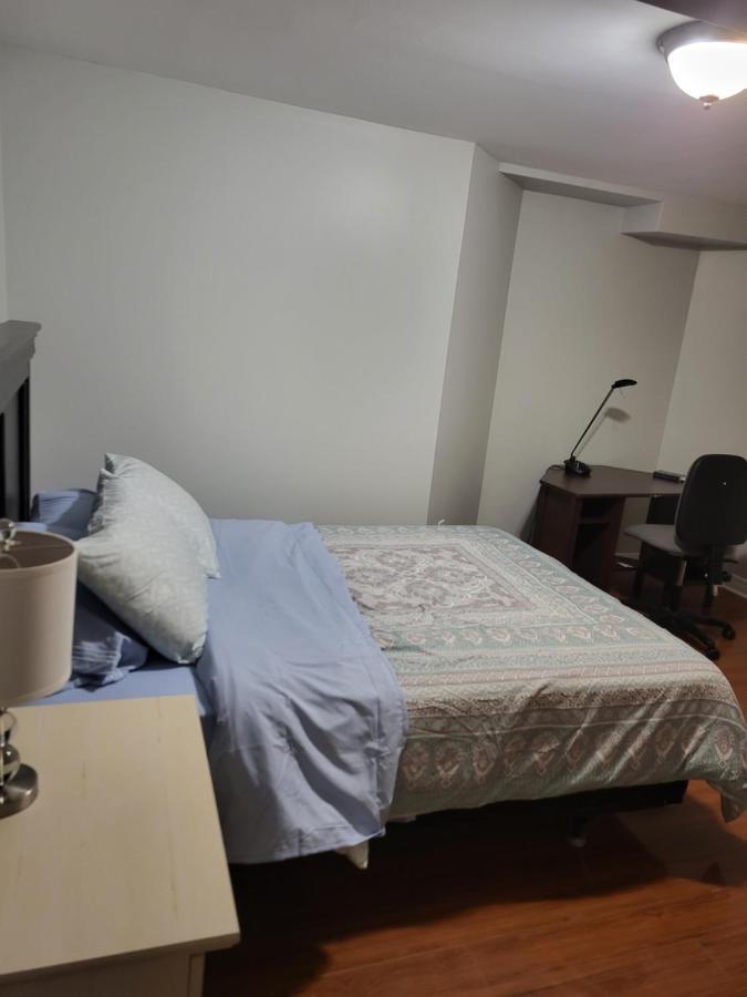 Lovely Guest Entire Minutes From Airport Ottawa