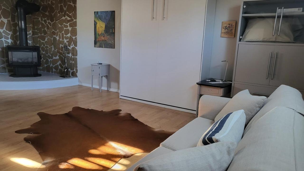 Private Trendy Studio With Fireplace Apartment Ottawa