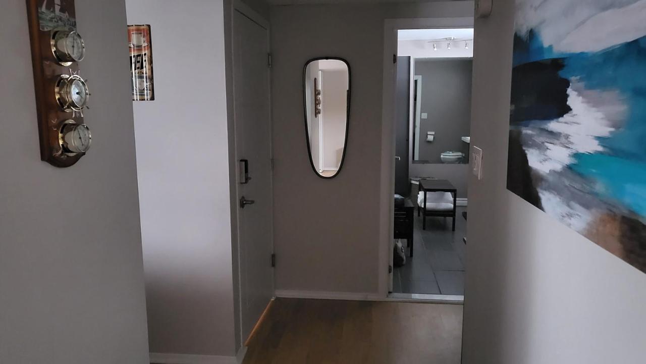 Apartment Private Trendy Studio With Fireplace Ottawa