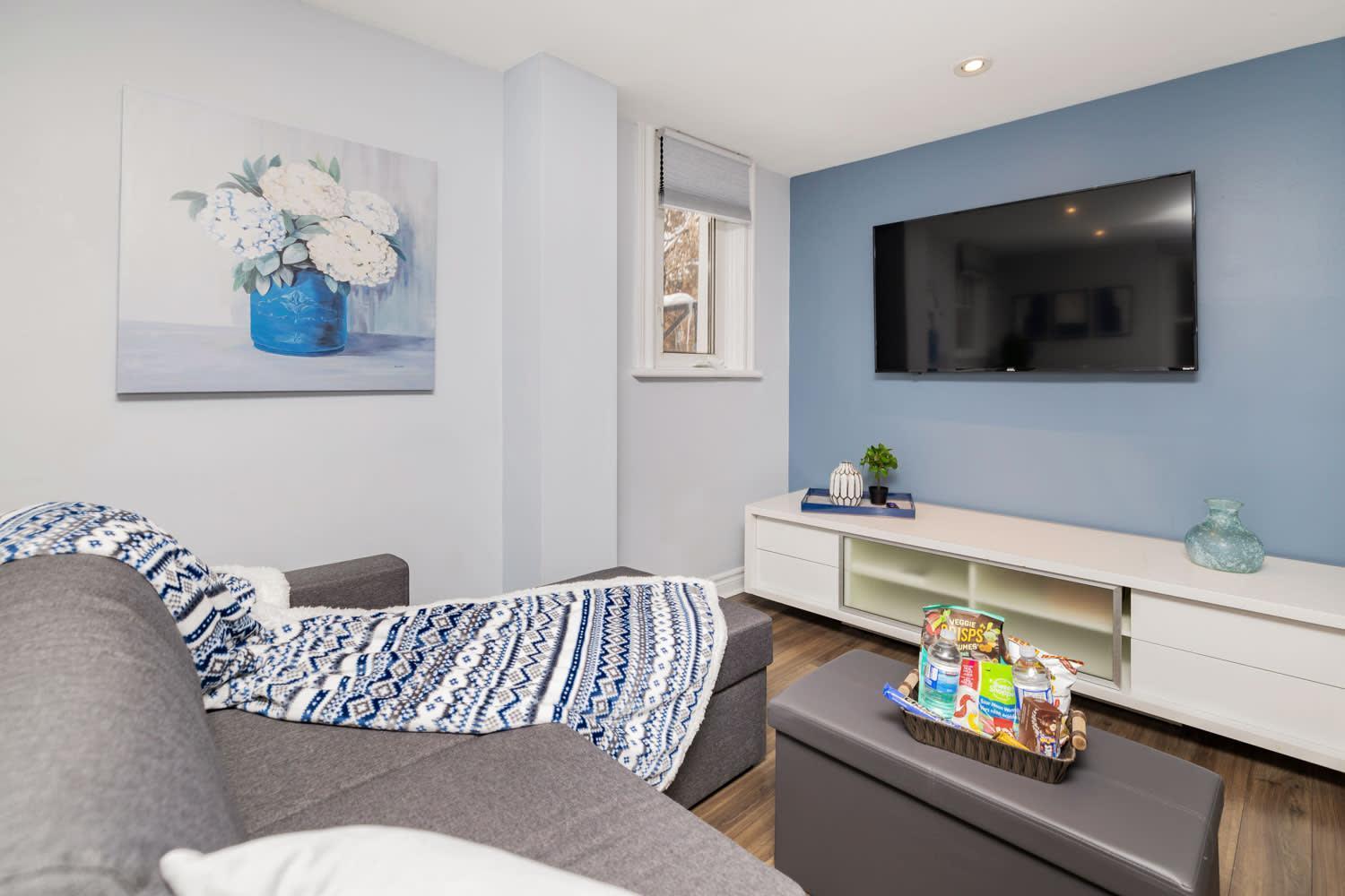 Apartment 1br Newly Renovated - Pet Friendly *