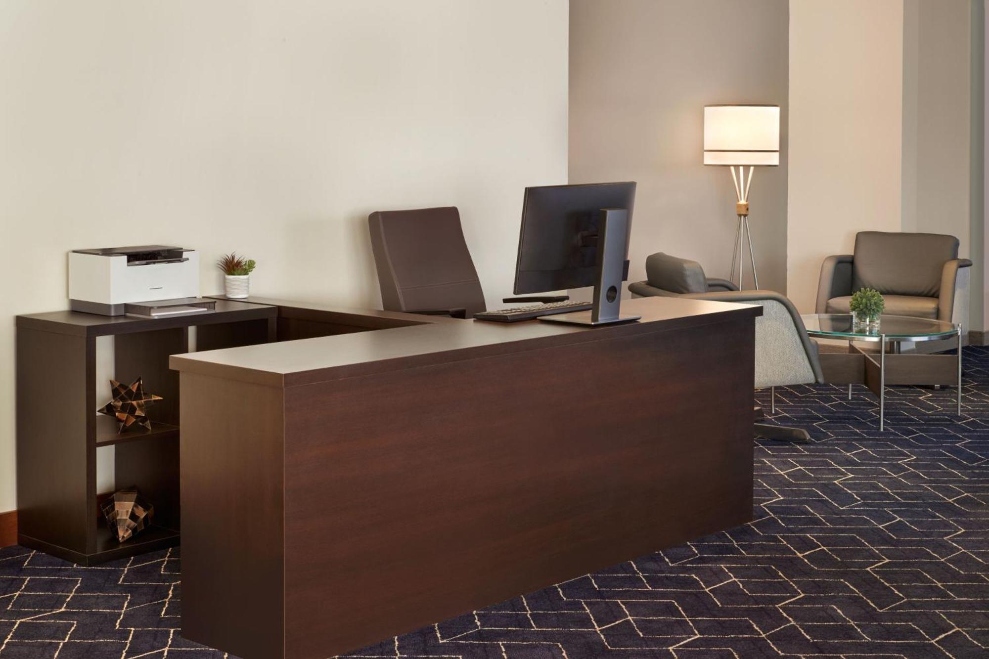 Courtyard By Marriott Downtown Hotel 3*