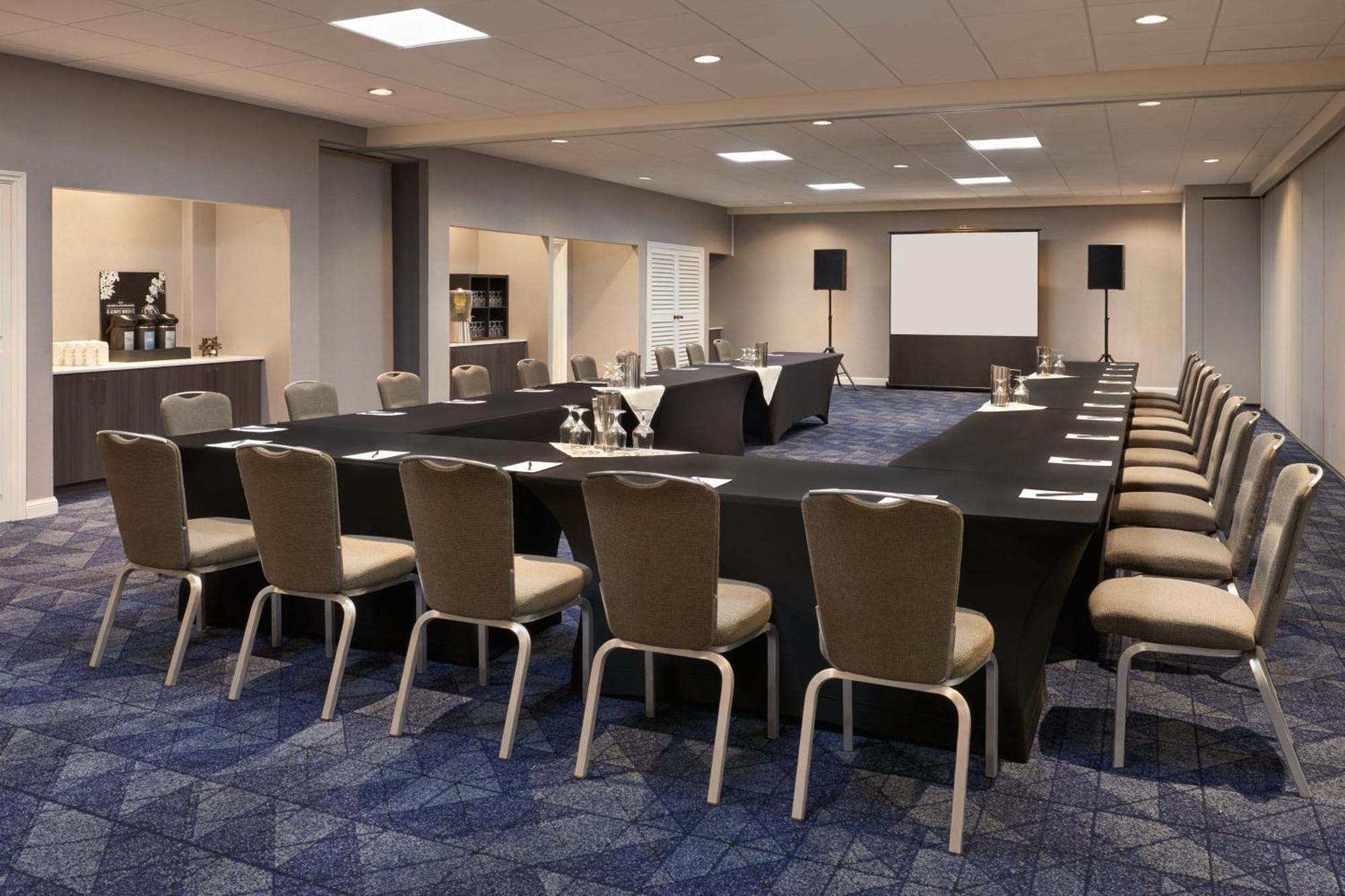 Courtyard By Marriott Downtown 3* Ottawa