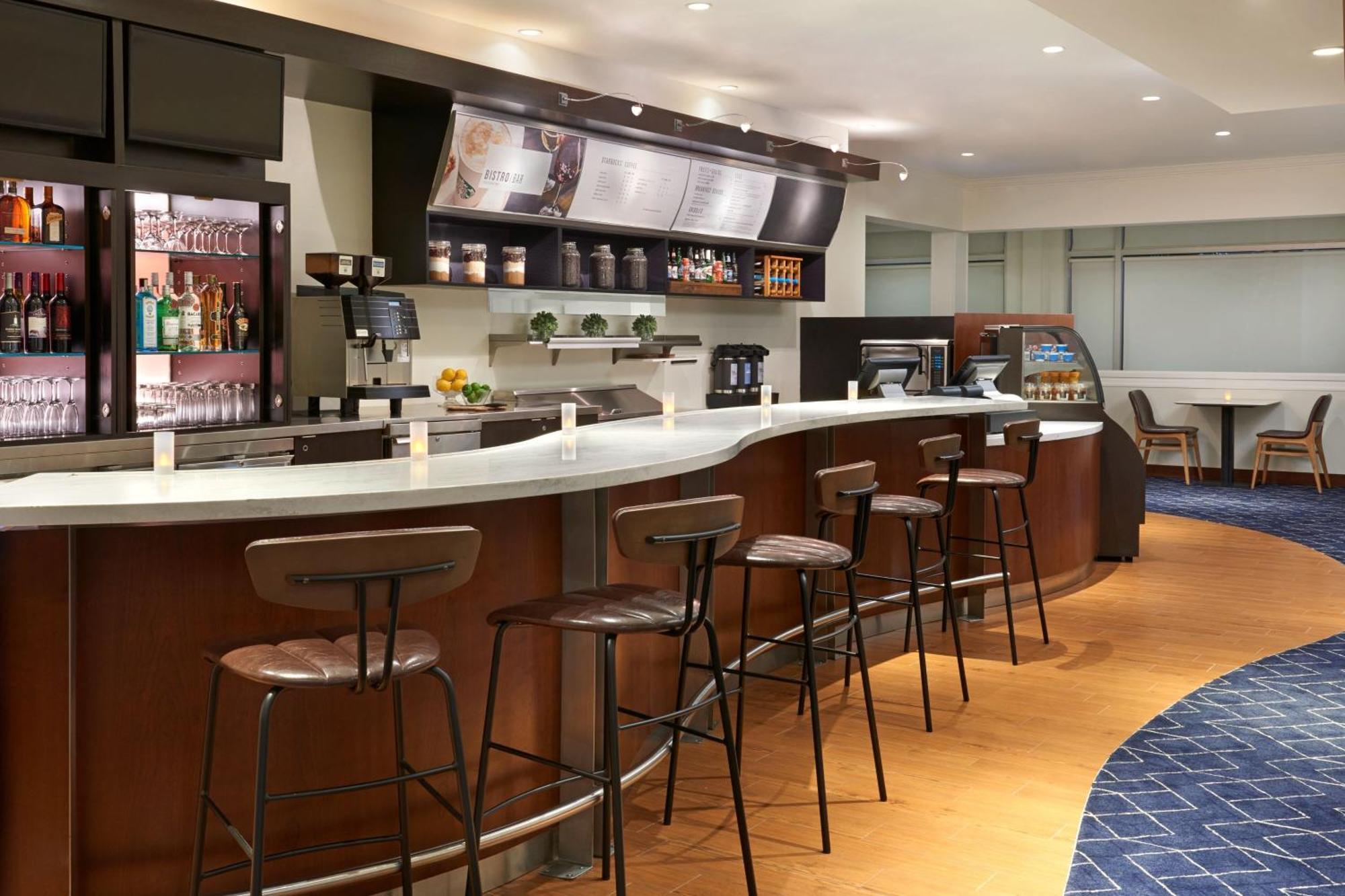 Courtyard By Marriott Downtown Hotel 3*