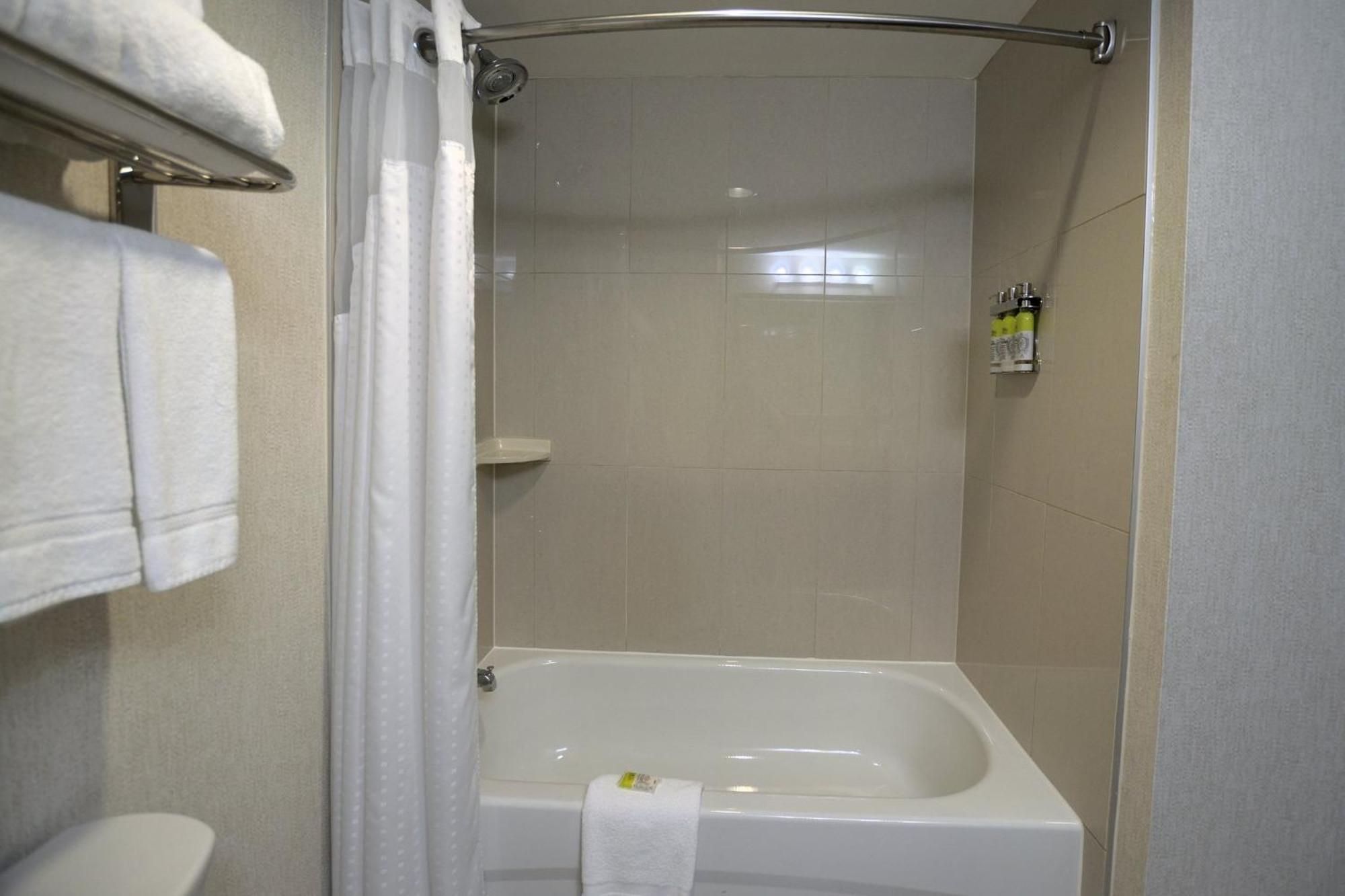Express & East-orleans By Ihg Hotel