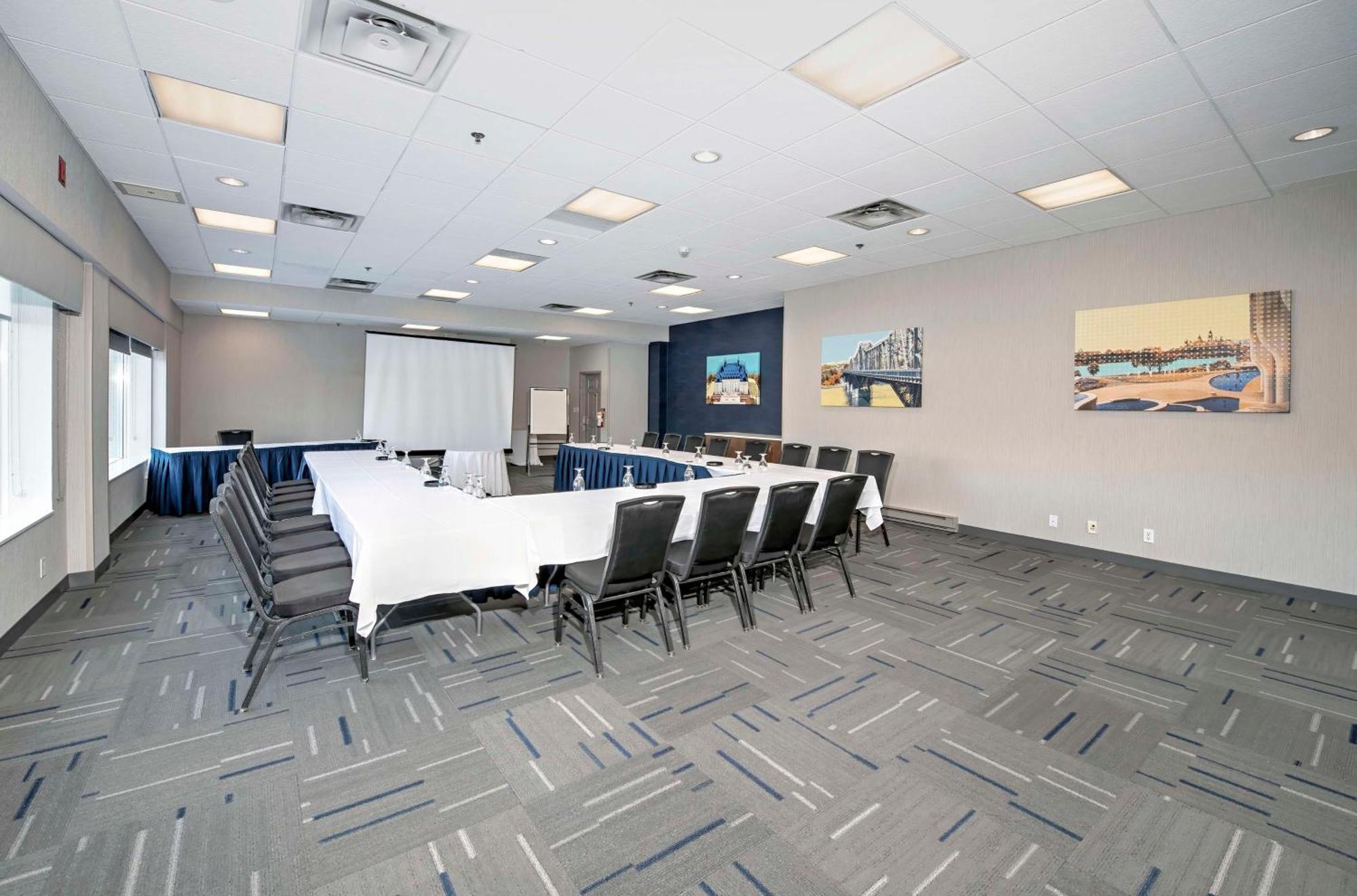 Hampton By Hilton Ottawa