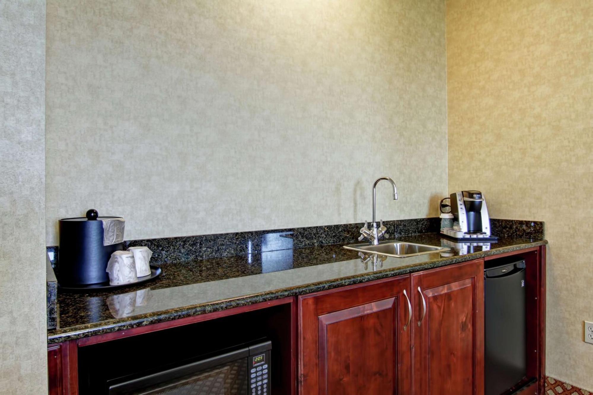 Hilton Garden Airport 3* Ottawa