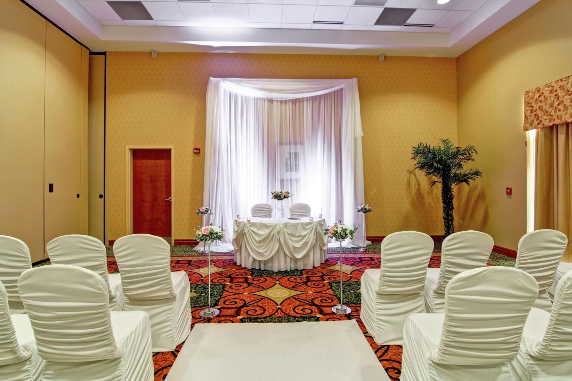 Hilton Garden Airport Hotel