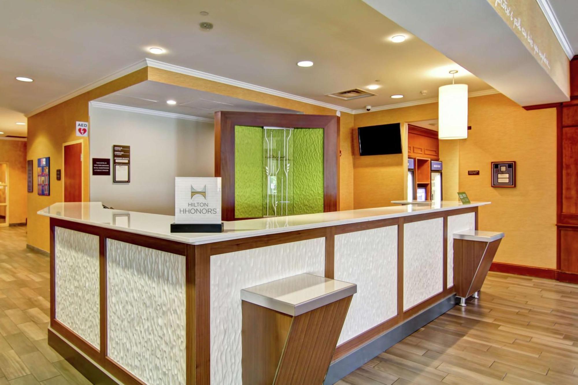 Hilton Garden Airport