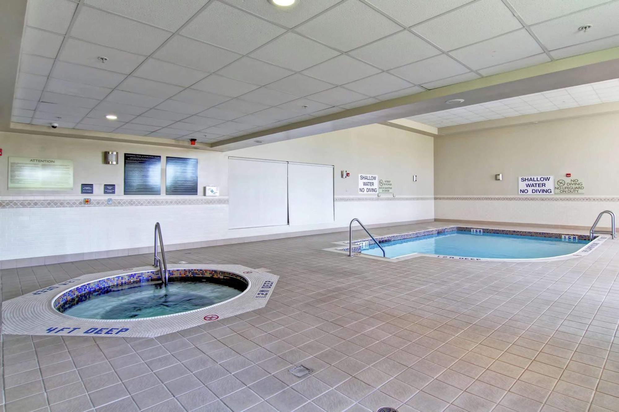 Hotel Hilton Garden Airport Ottawa