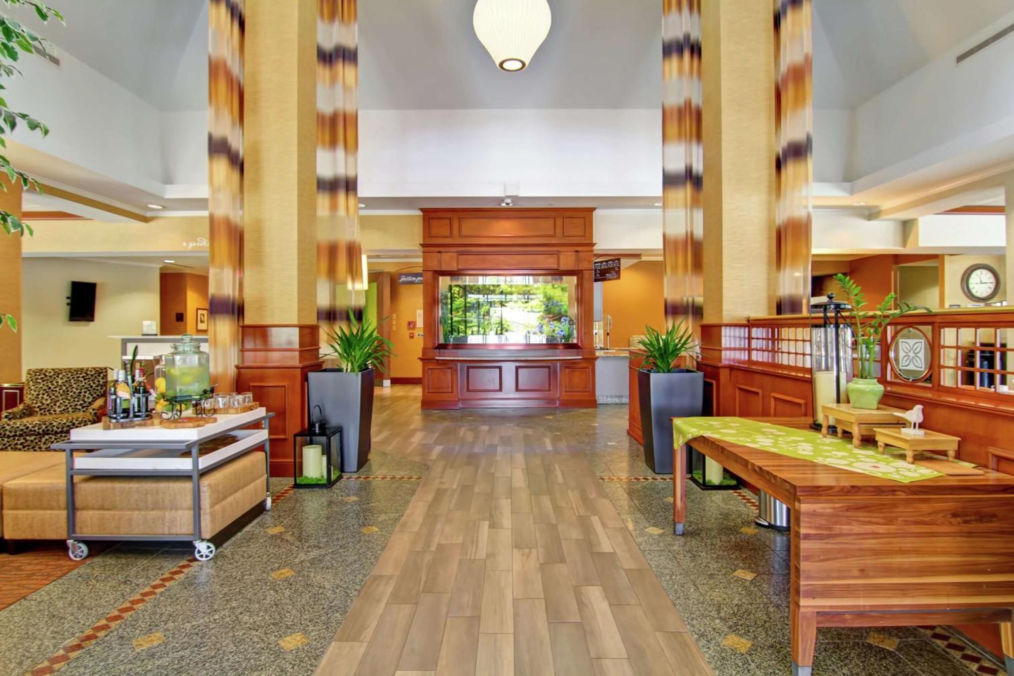 Hilton Garden Airport Hotel 3*