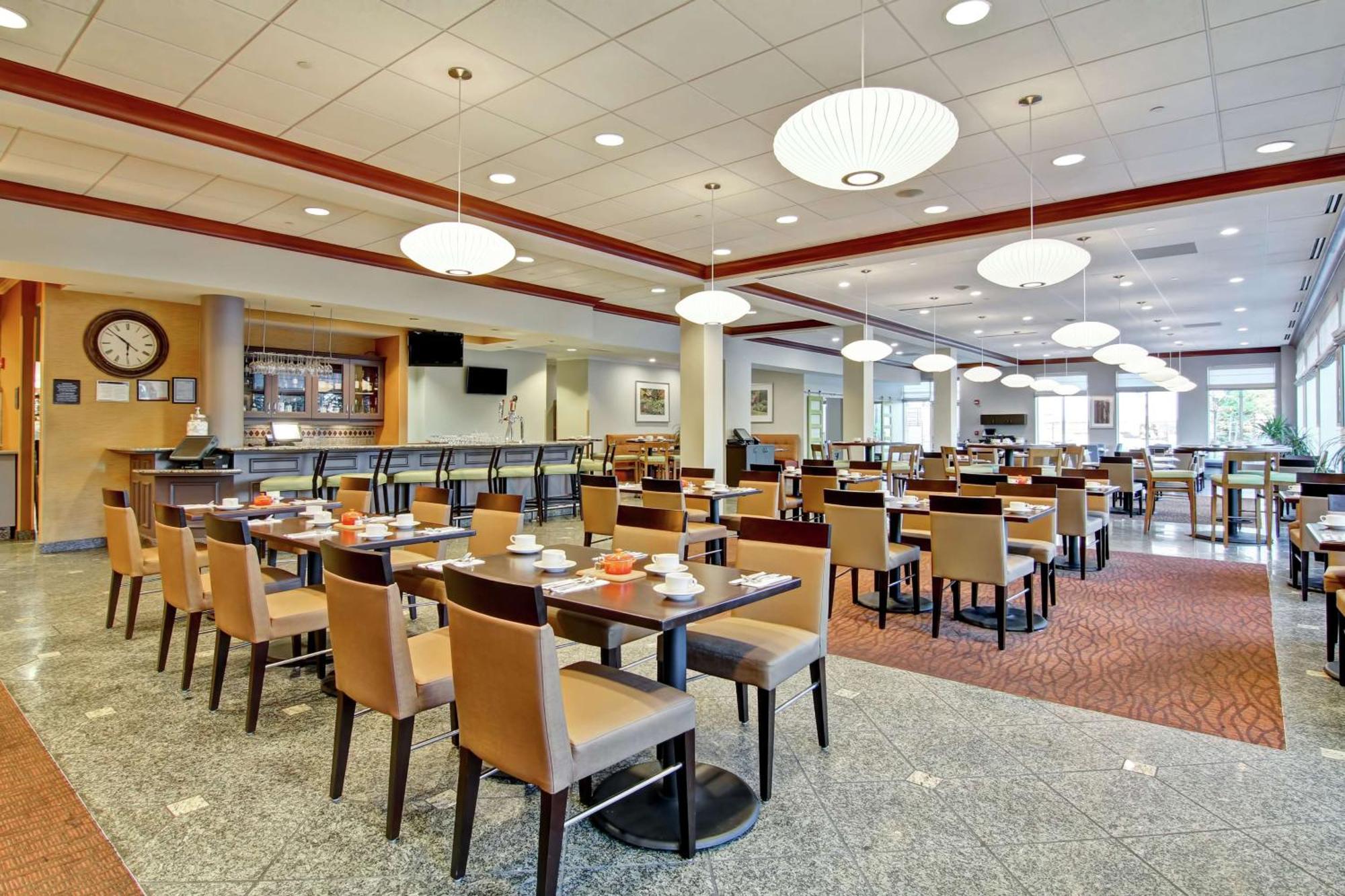 Hilton Garden Airport Hotel