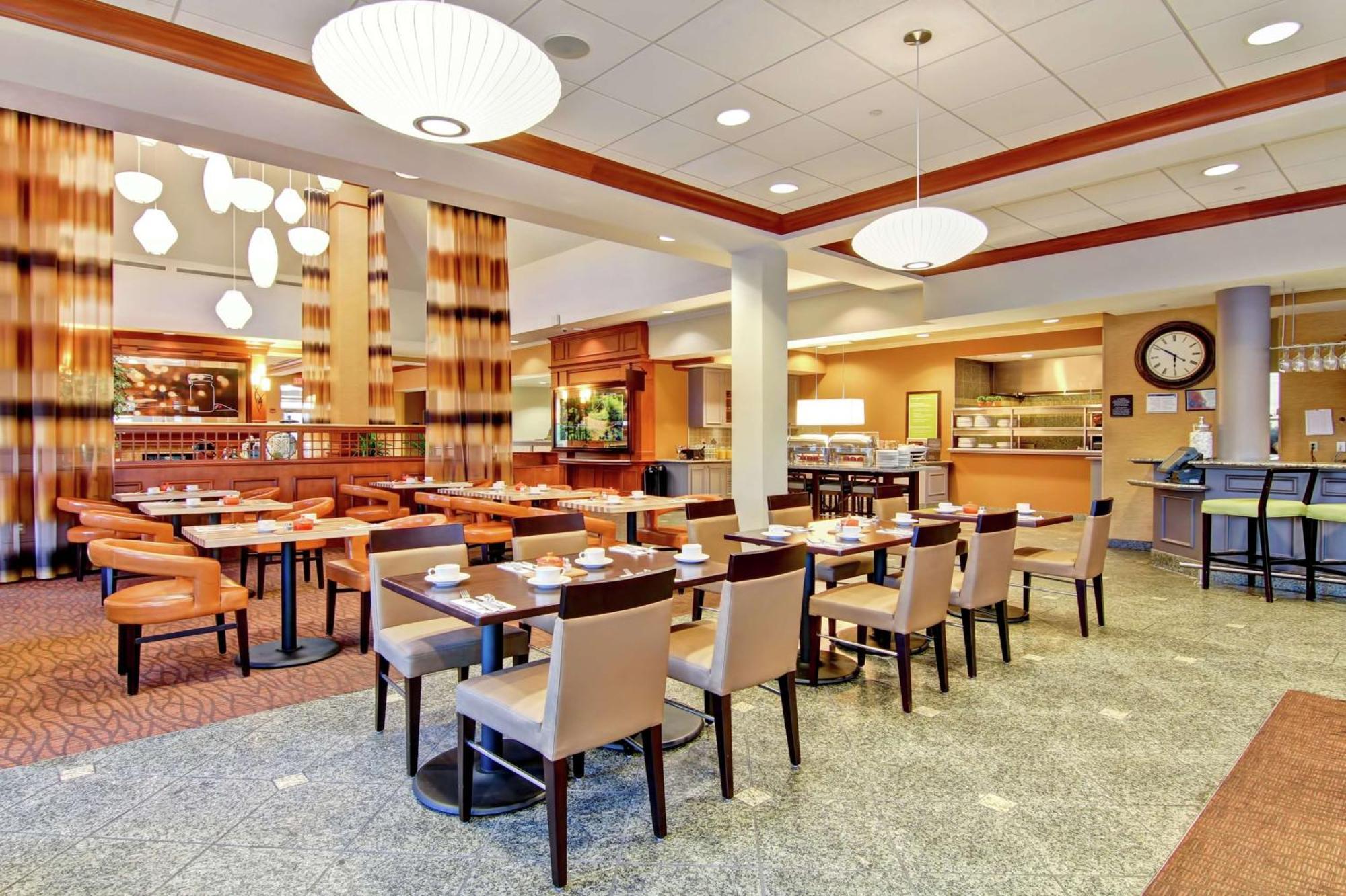Hotel Hilton Garden Airport 3*