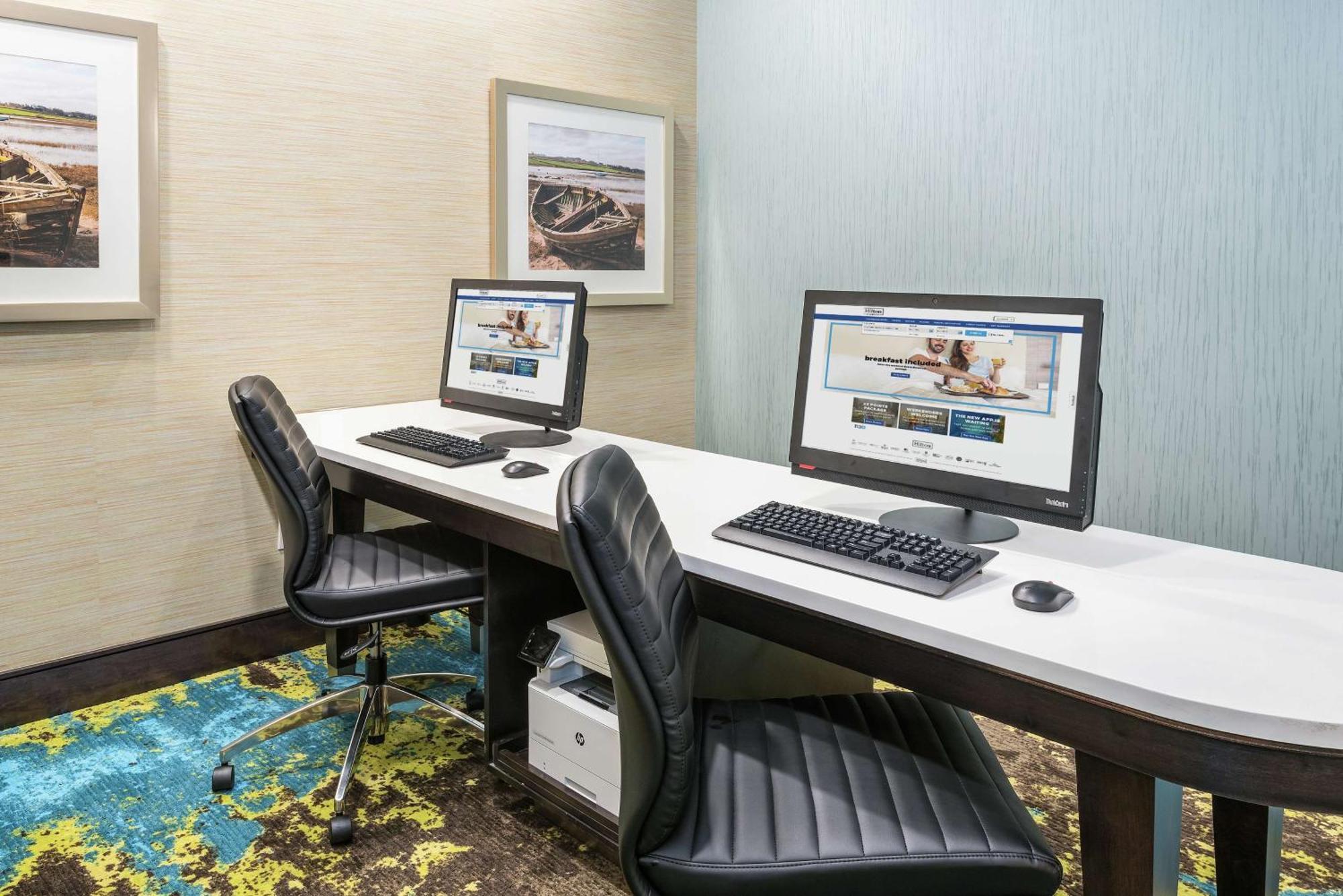 Hotel Homewood By Hilton Airport