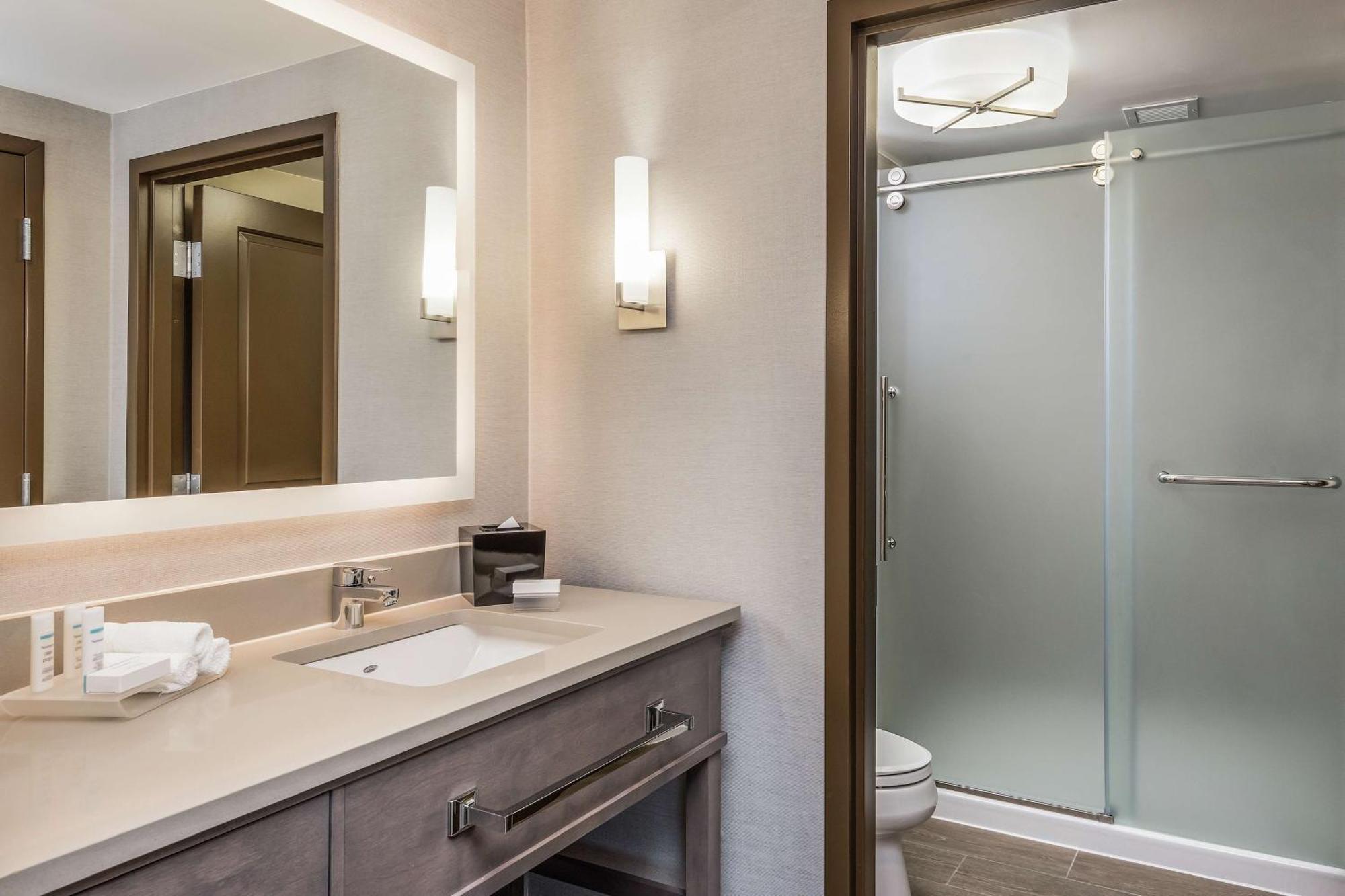 Homewood By Hilton Airport Hotel Ottawa