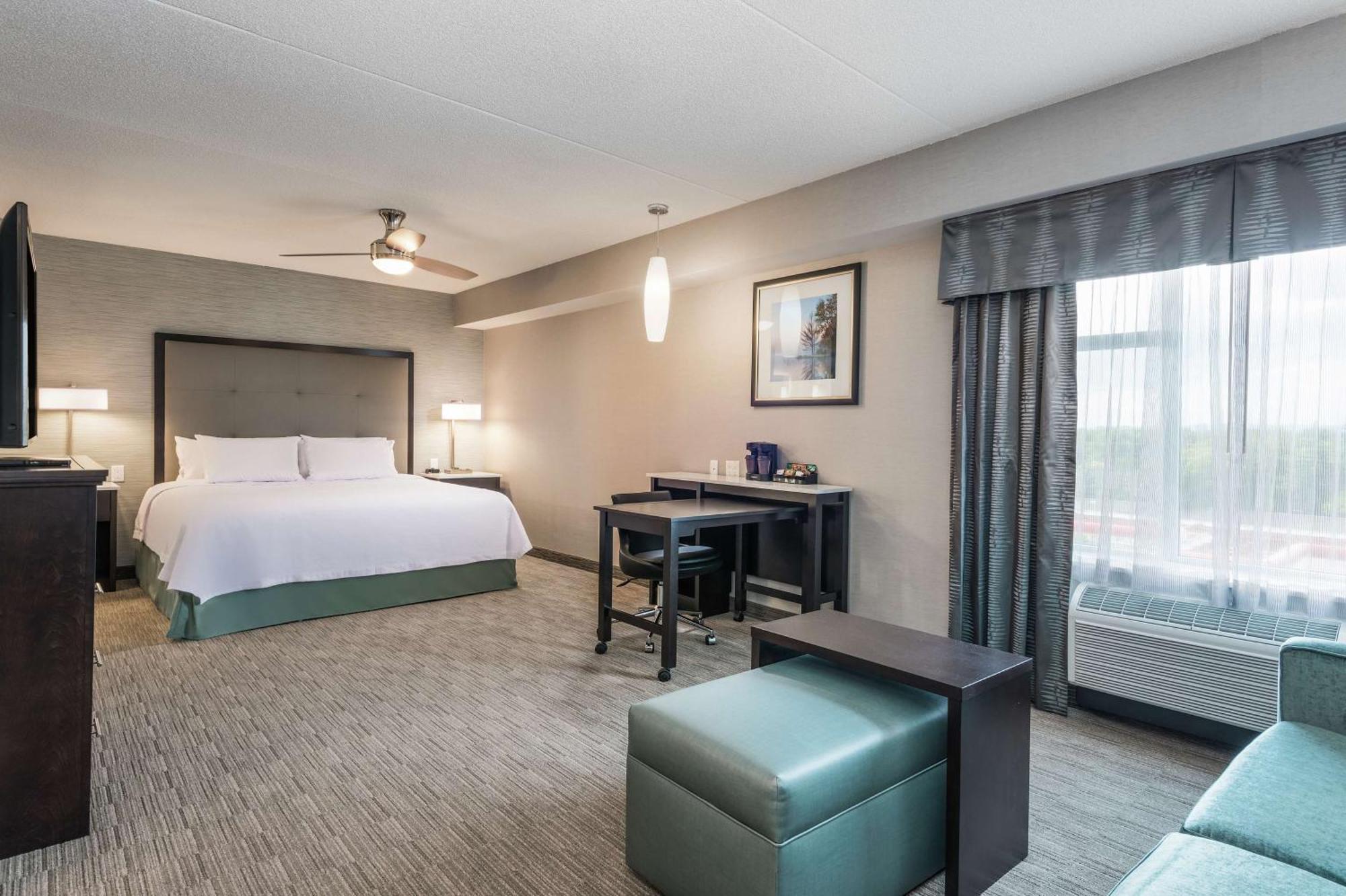 Hotel Homewood By Hilton Airport