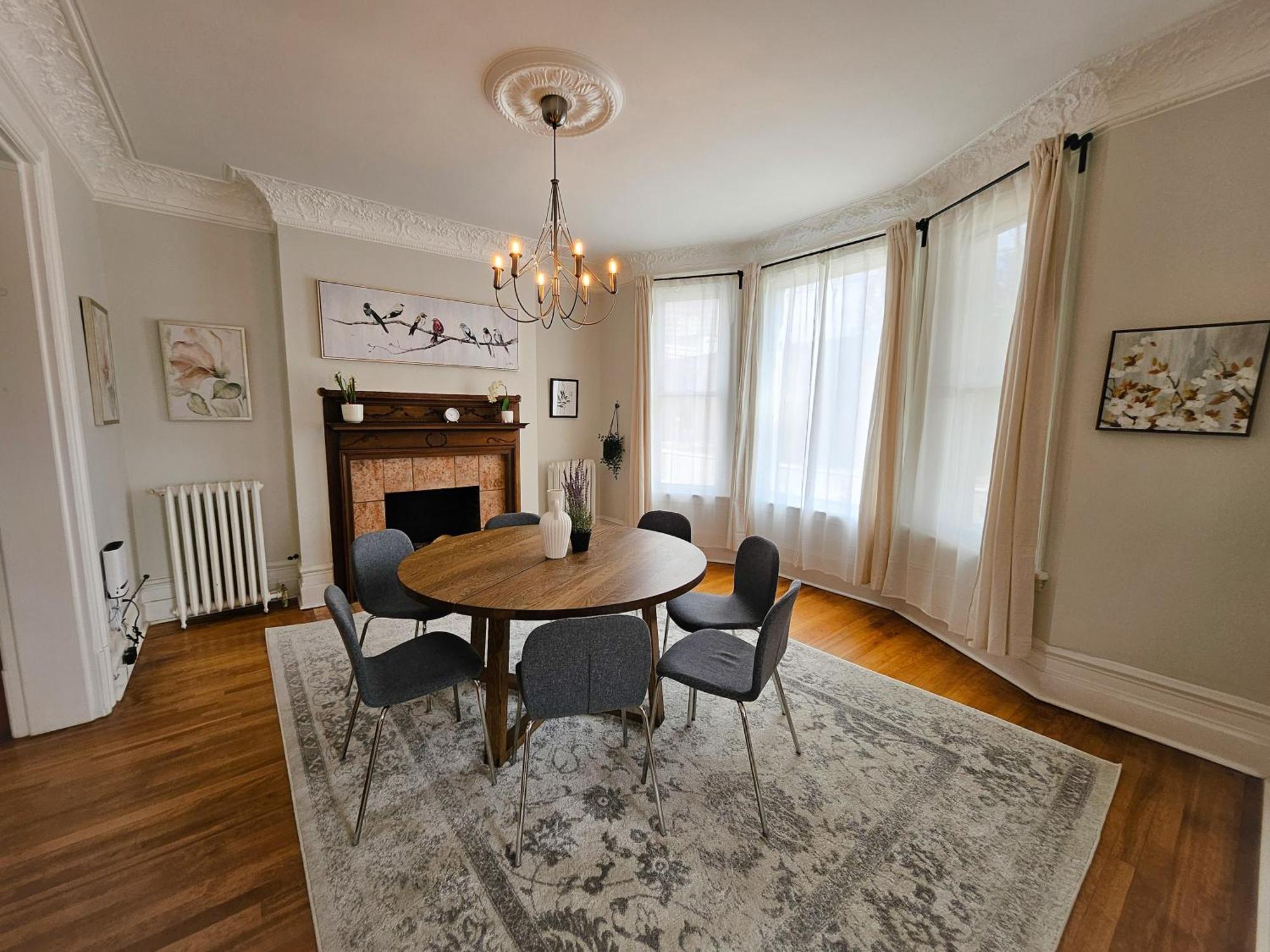 Downtown Cozy Aparthotel