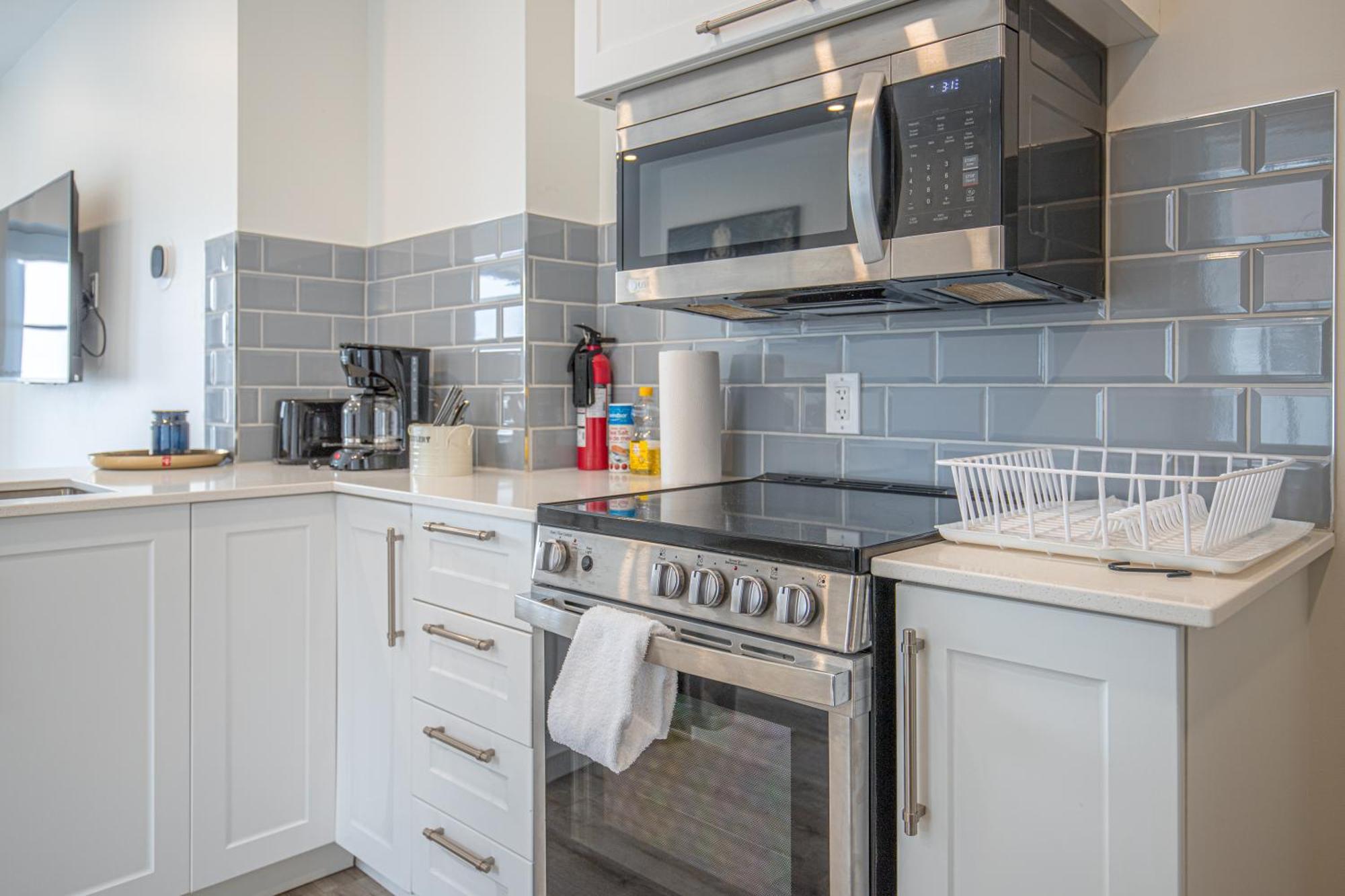Apartment Private Unit In The Heart Of Ottawa, 3 Minutes To Downtown Ottawa