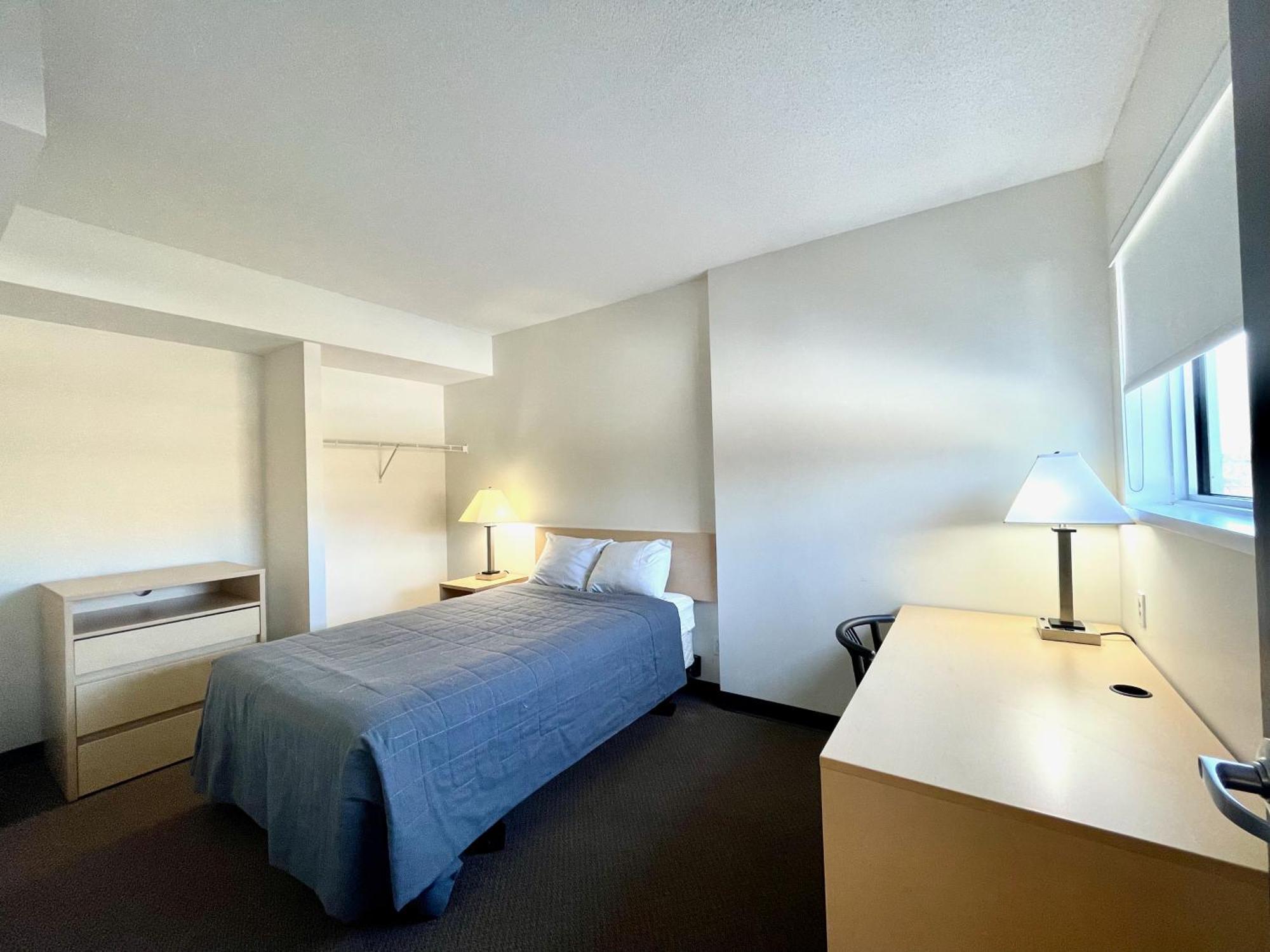 & Conference Centre - Downtown Aparthotel 2*
