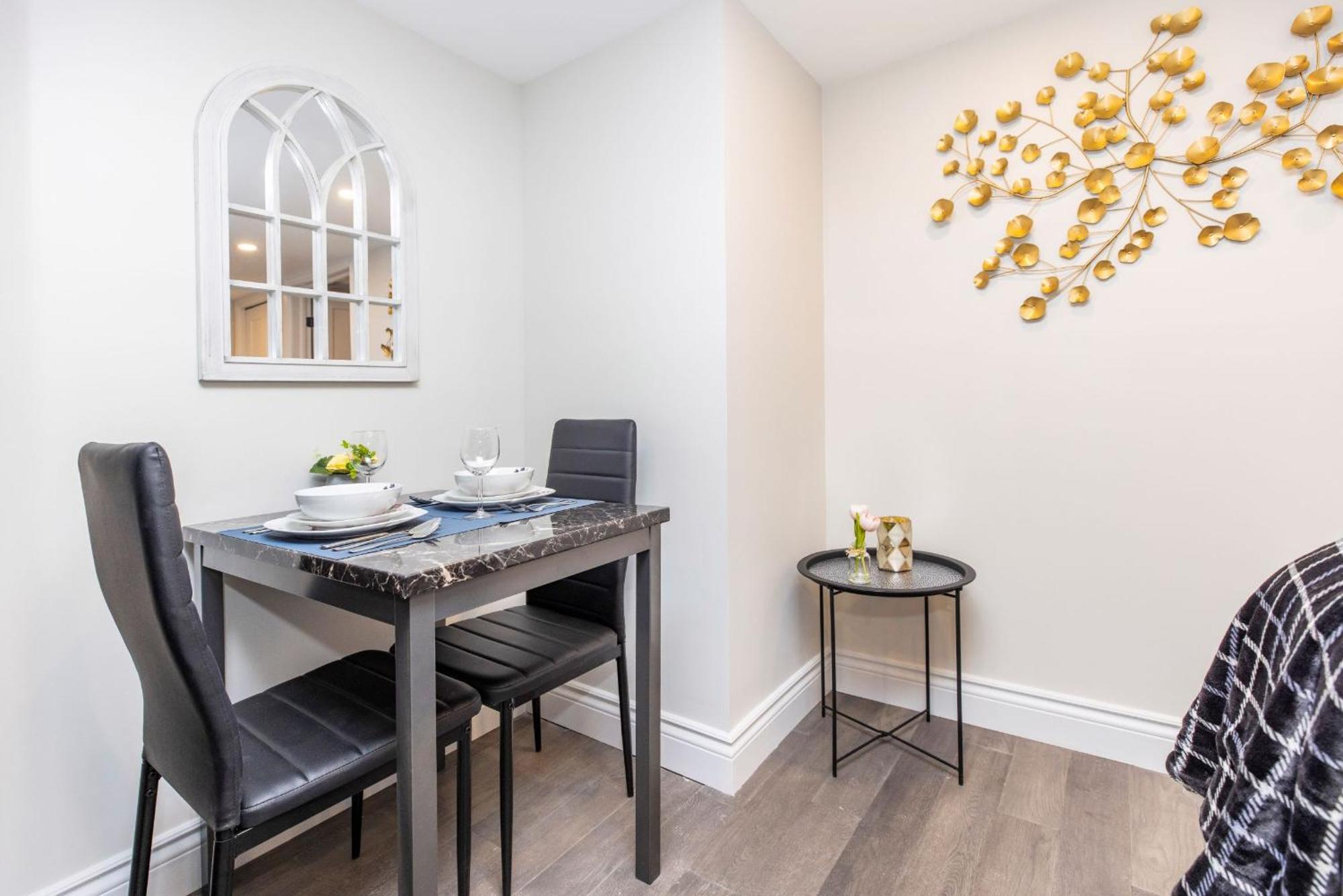 Modern 1br King Bed Near Rideau River & Dt Apartment