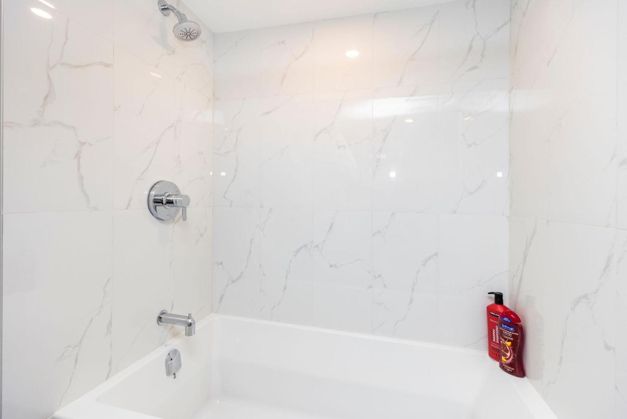 Modern 1br King Bed Near Rideau River & Dt Apartment *