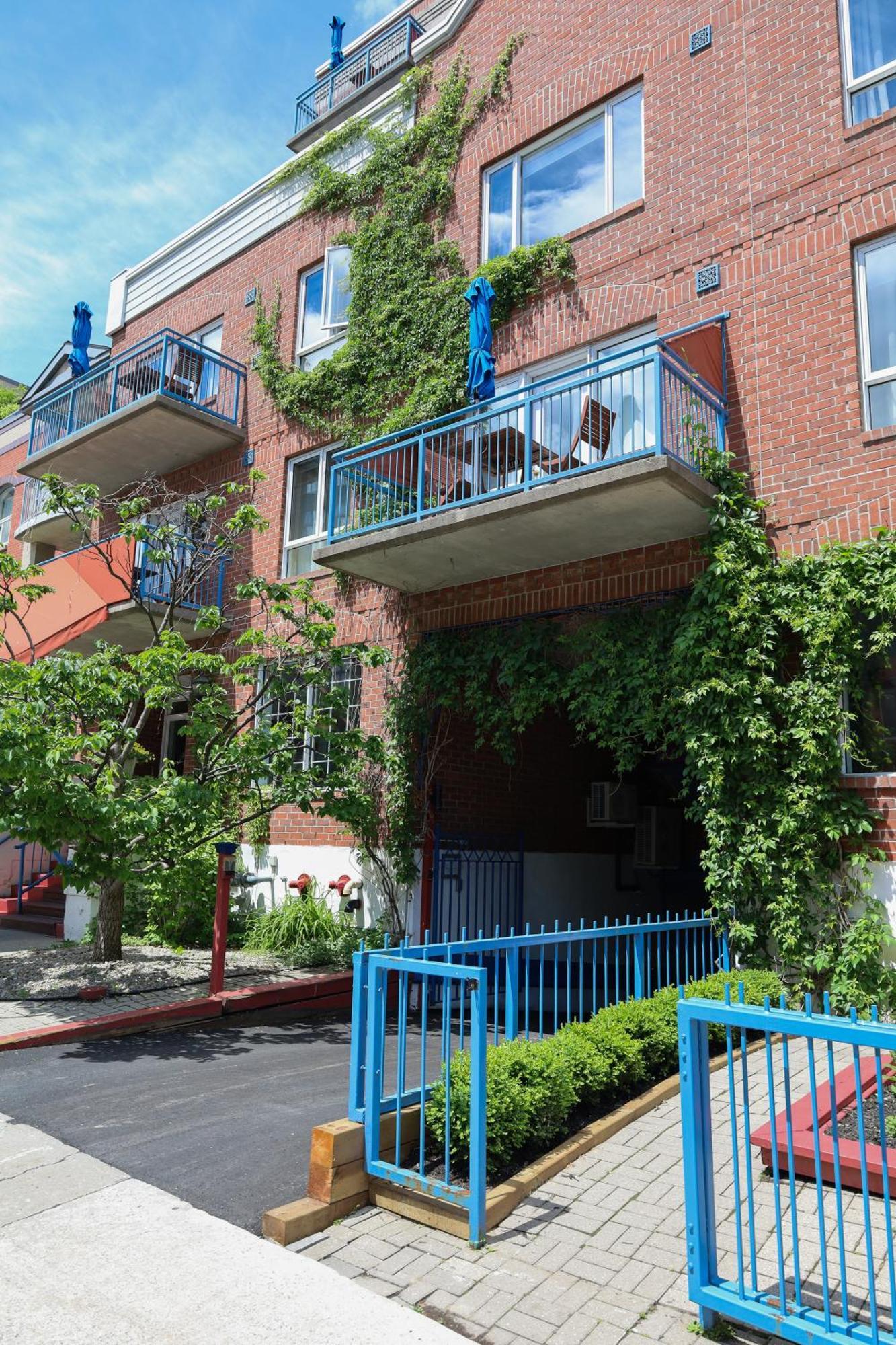 Hotel Byward Blue Ottawa