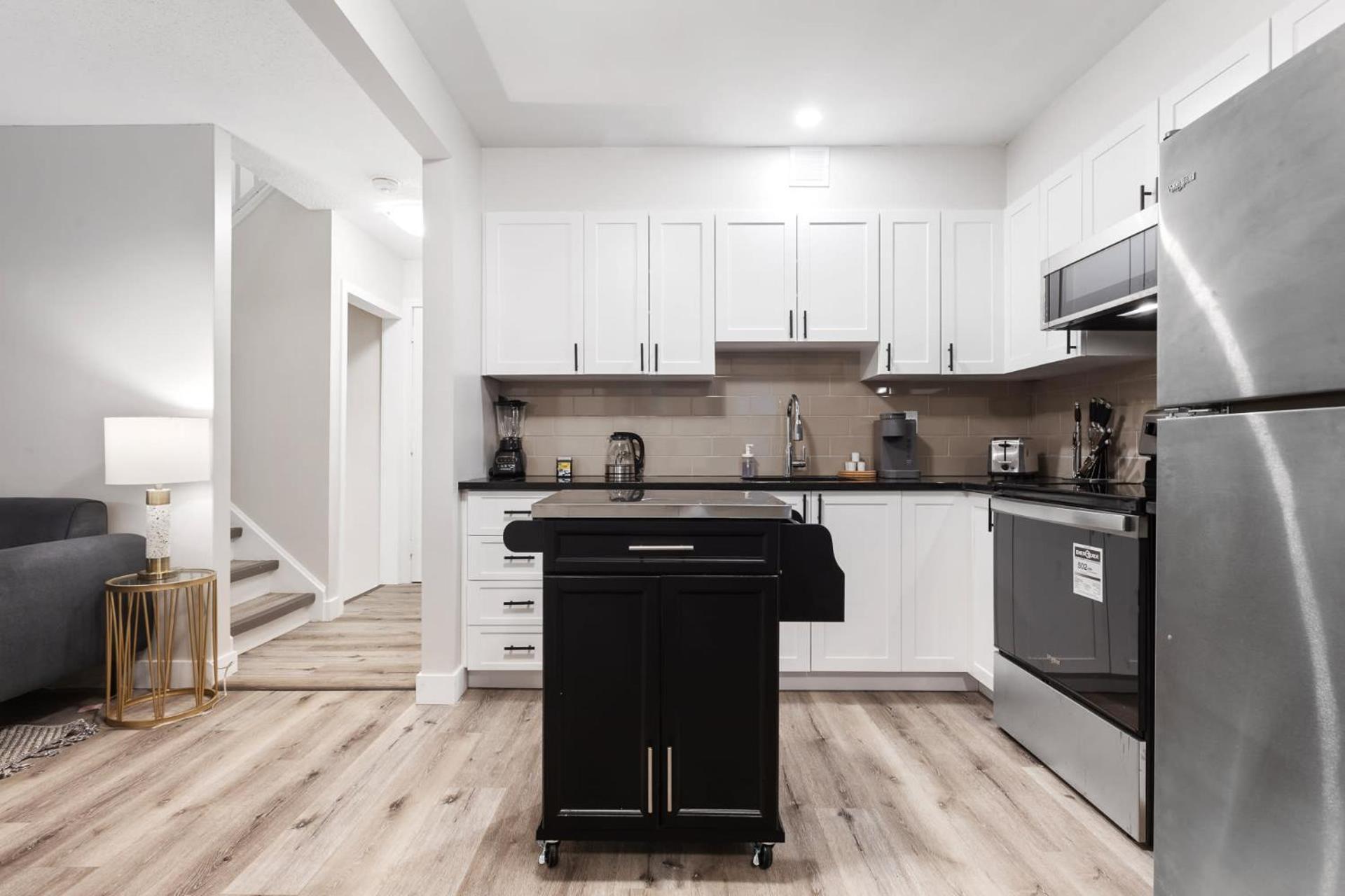 Private In Nepean For Family - 14 Minutes From Downtown Holiday home *