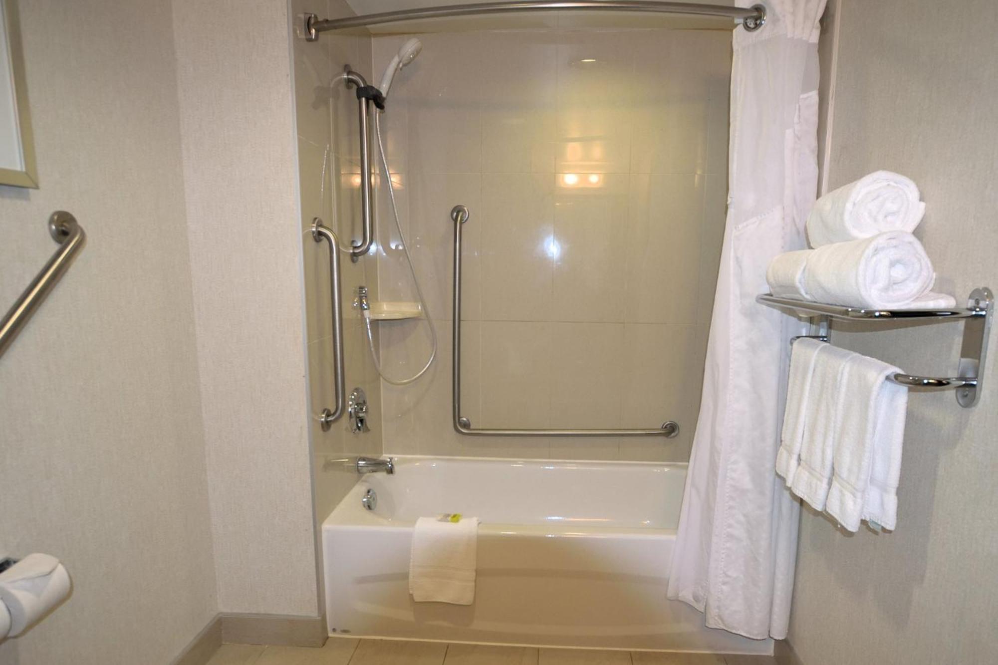 Express & East-orleans By Ihg Hotel Ottawa