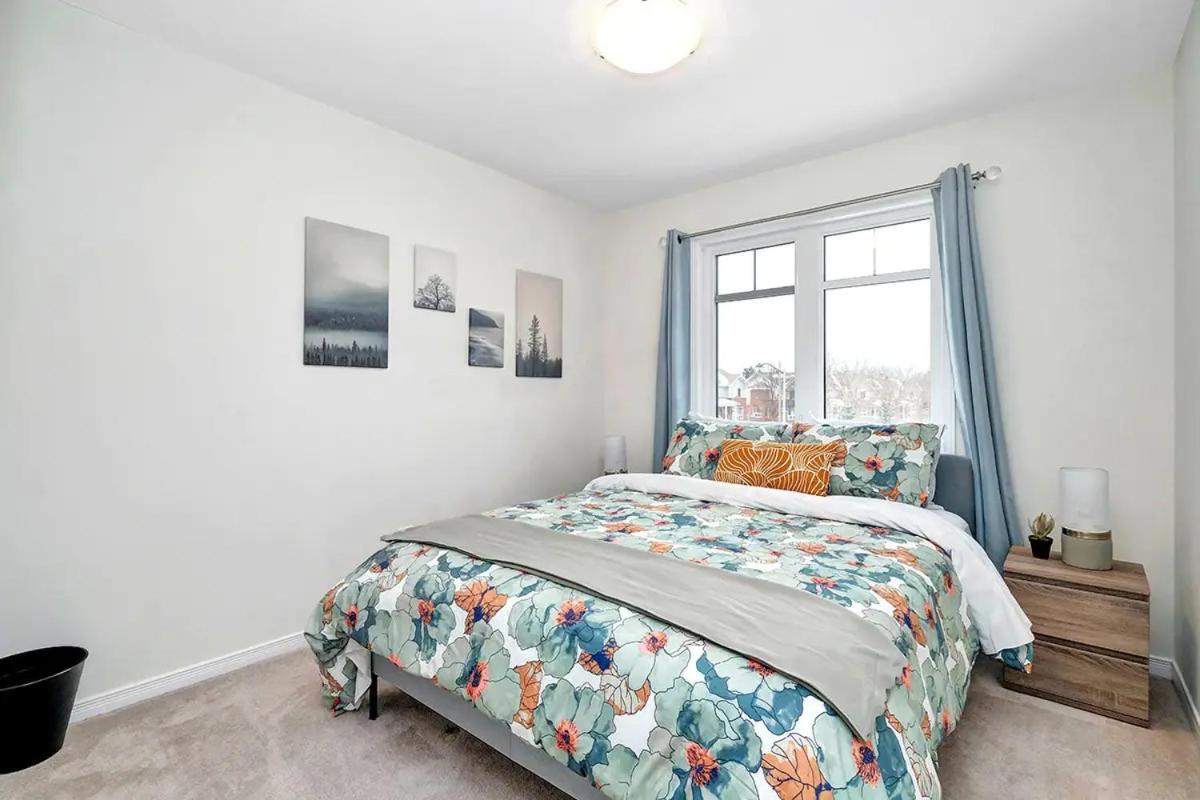 Holiday home Modern Townhome Near Attractions Ottawa