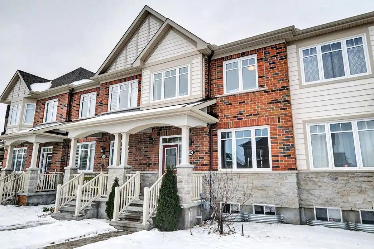 Holiday home Modern Townhome Near Attractions Ottawa
