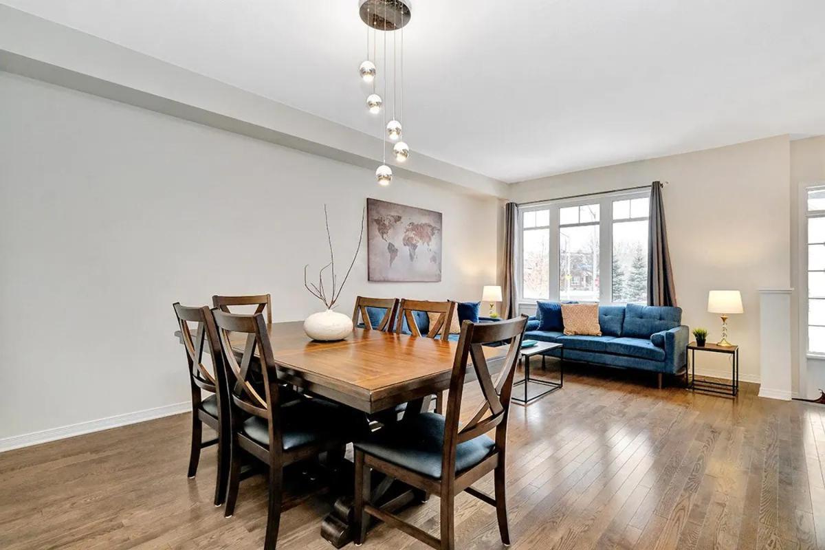 Holiday home Modern Townhome Near Attractions Ottawa