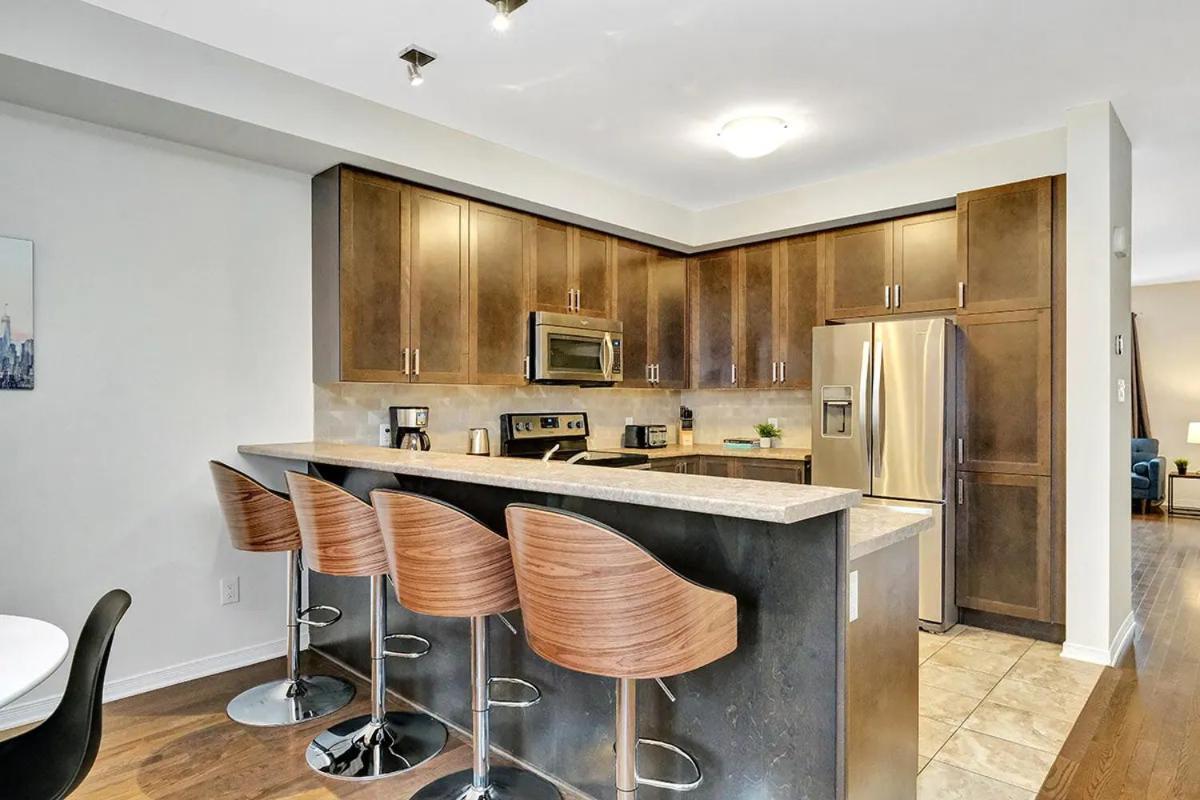 Holiday home Modern Townhome Near Attractions Ottawa