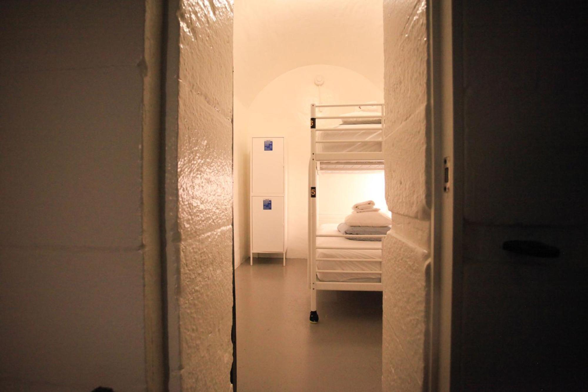 Saintlo Ottawa Jail Hostel Ottawa