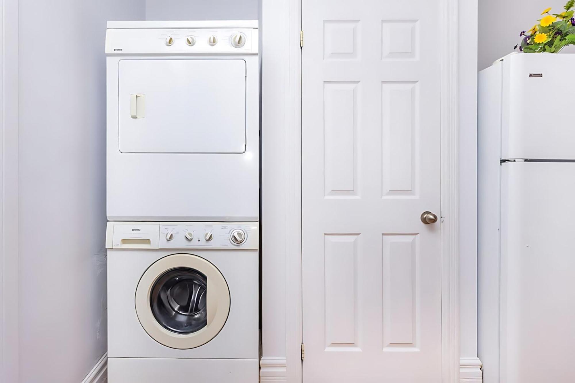 Pet-friendly - Steps To Rideau Centre Apartment Ottawa
