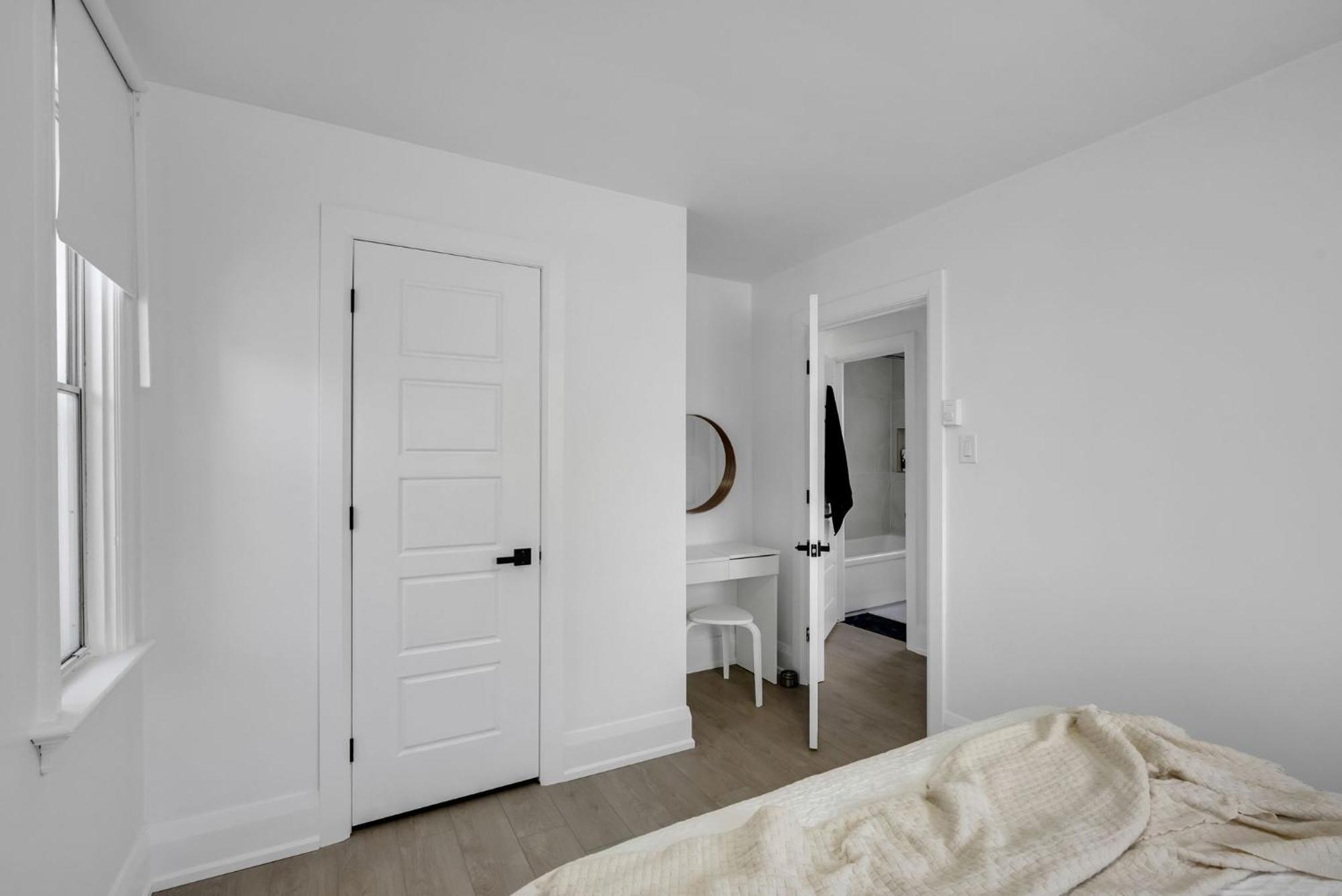 Apartment Modern 2br Near Downtown Free Parking Ottawa
