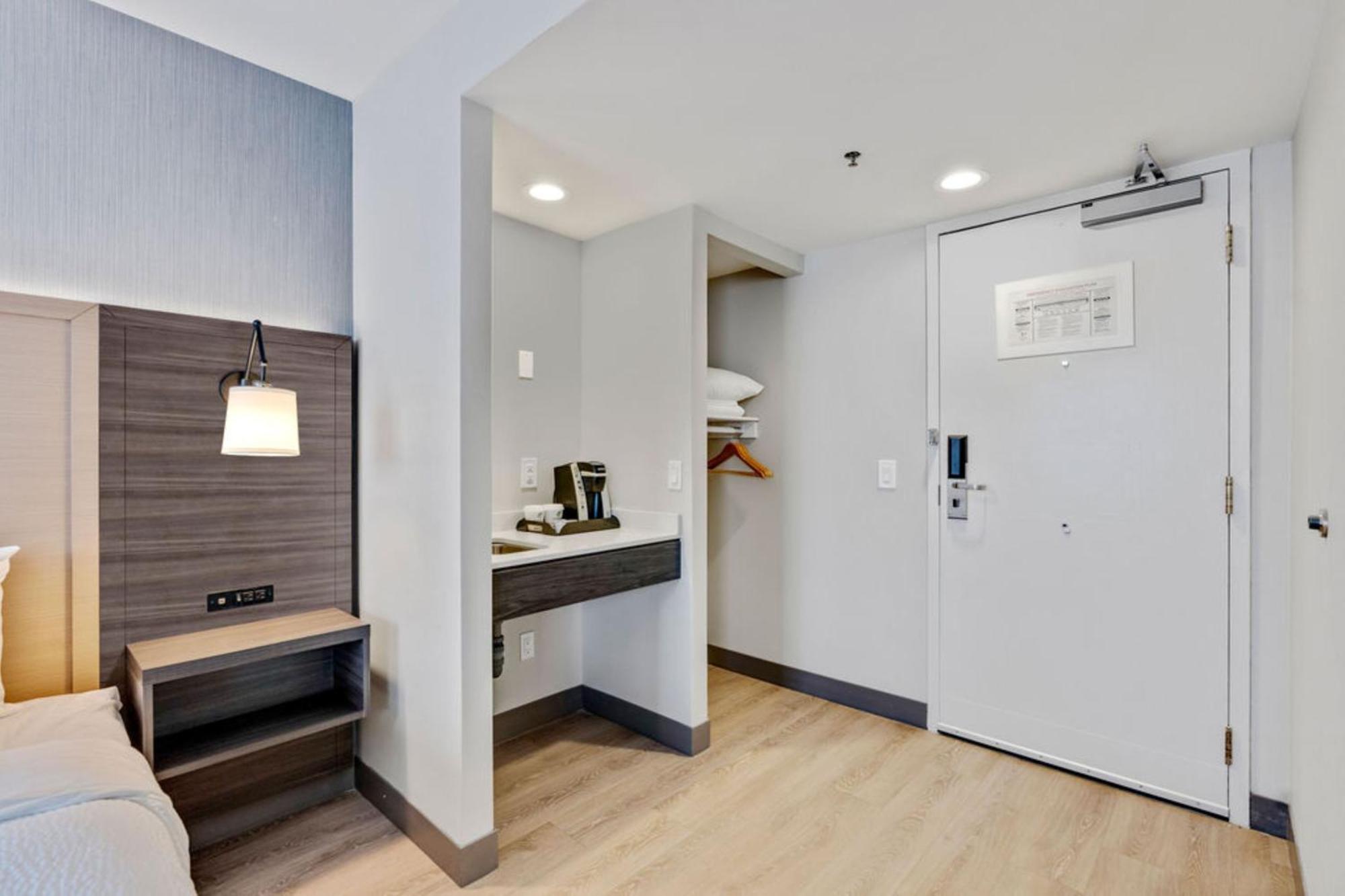 & Kanata By Ihg Hotel 4*