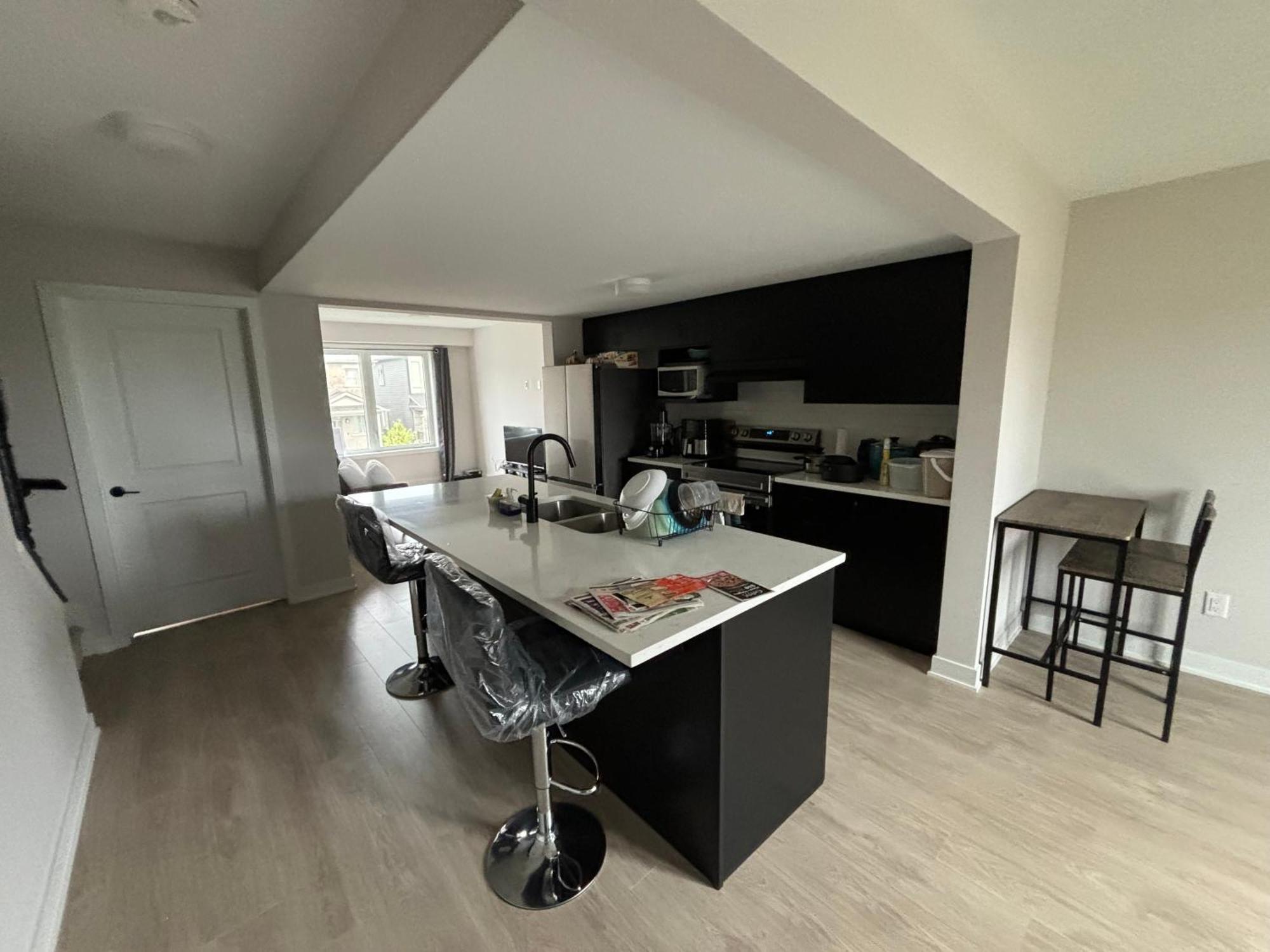 Cozy Modern In A Family Friendly Neighborhood Ottawa