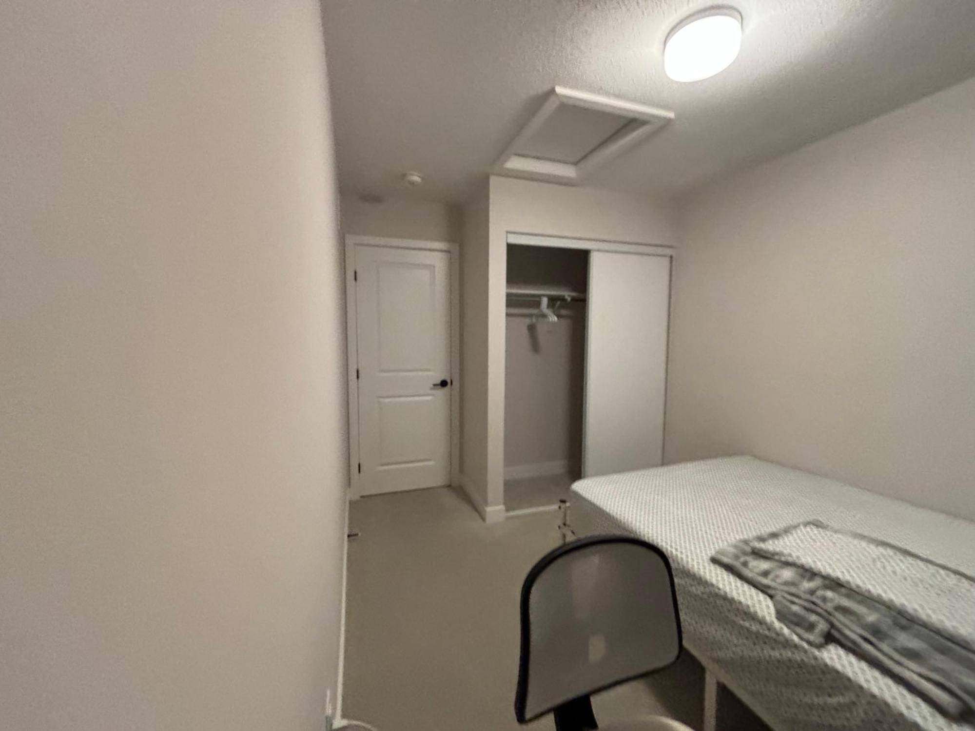 Cozy Modern In A Family Friendly Neighborhood * Ottawa