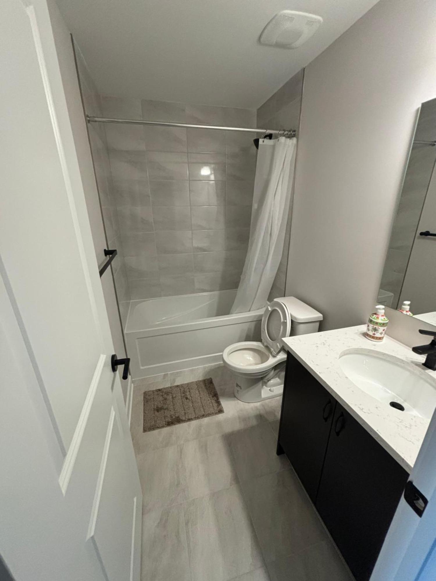 Cozy Modern In A Family Friendly Neighborhood Homestay Ottawa