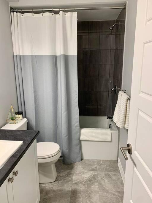 Holiday home Modern 3 Story Townhouse In A Great Location!