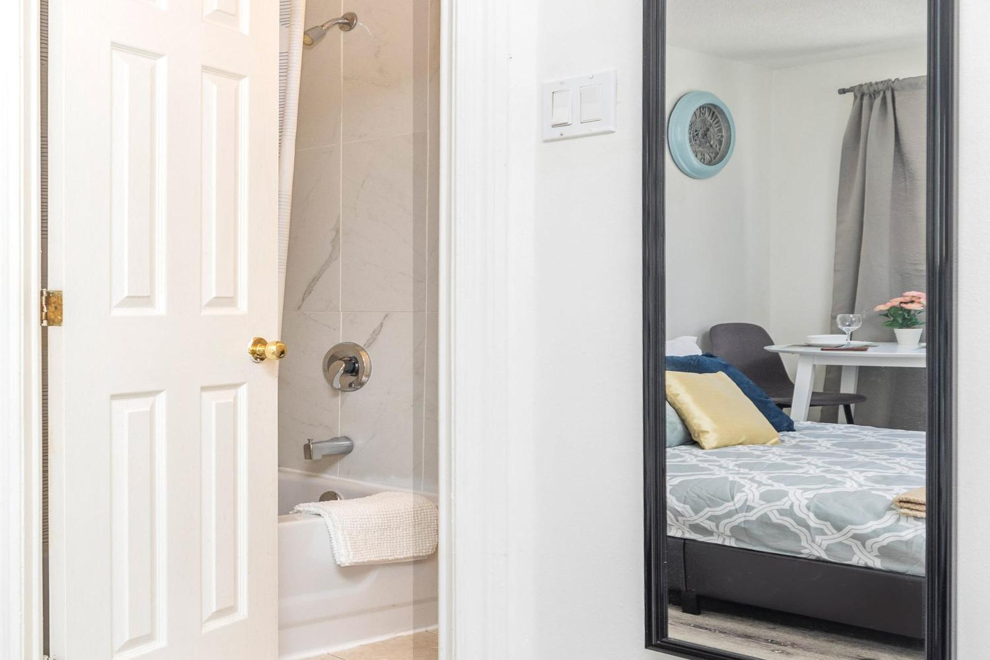 Apartment Pet Friendly Suite- In Chinatown *