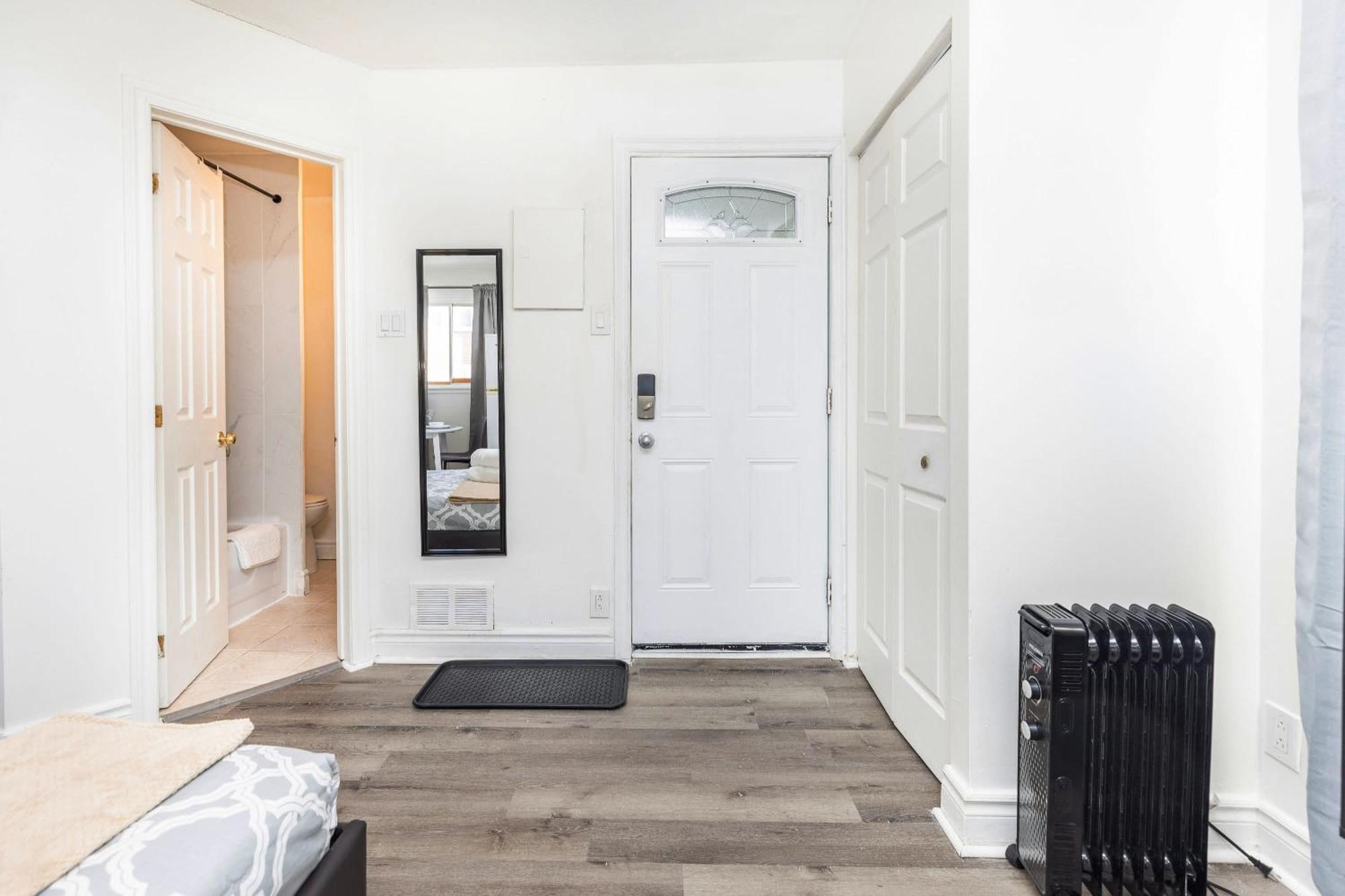 Apartment Pet Friendly Suite- In Chinatown *