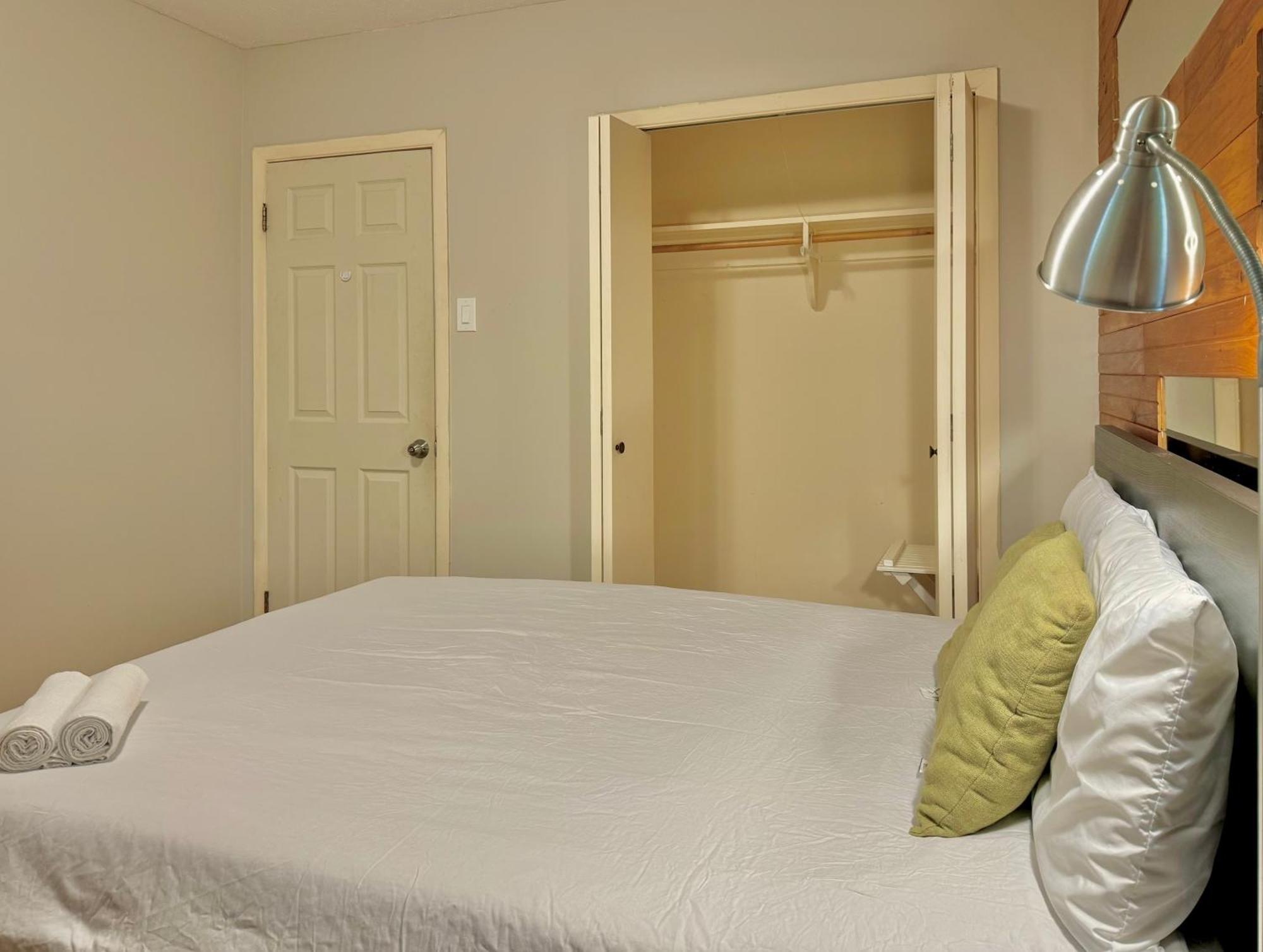 Homestay Free Parking Quiet Close To College *