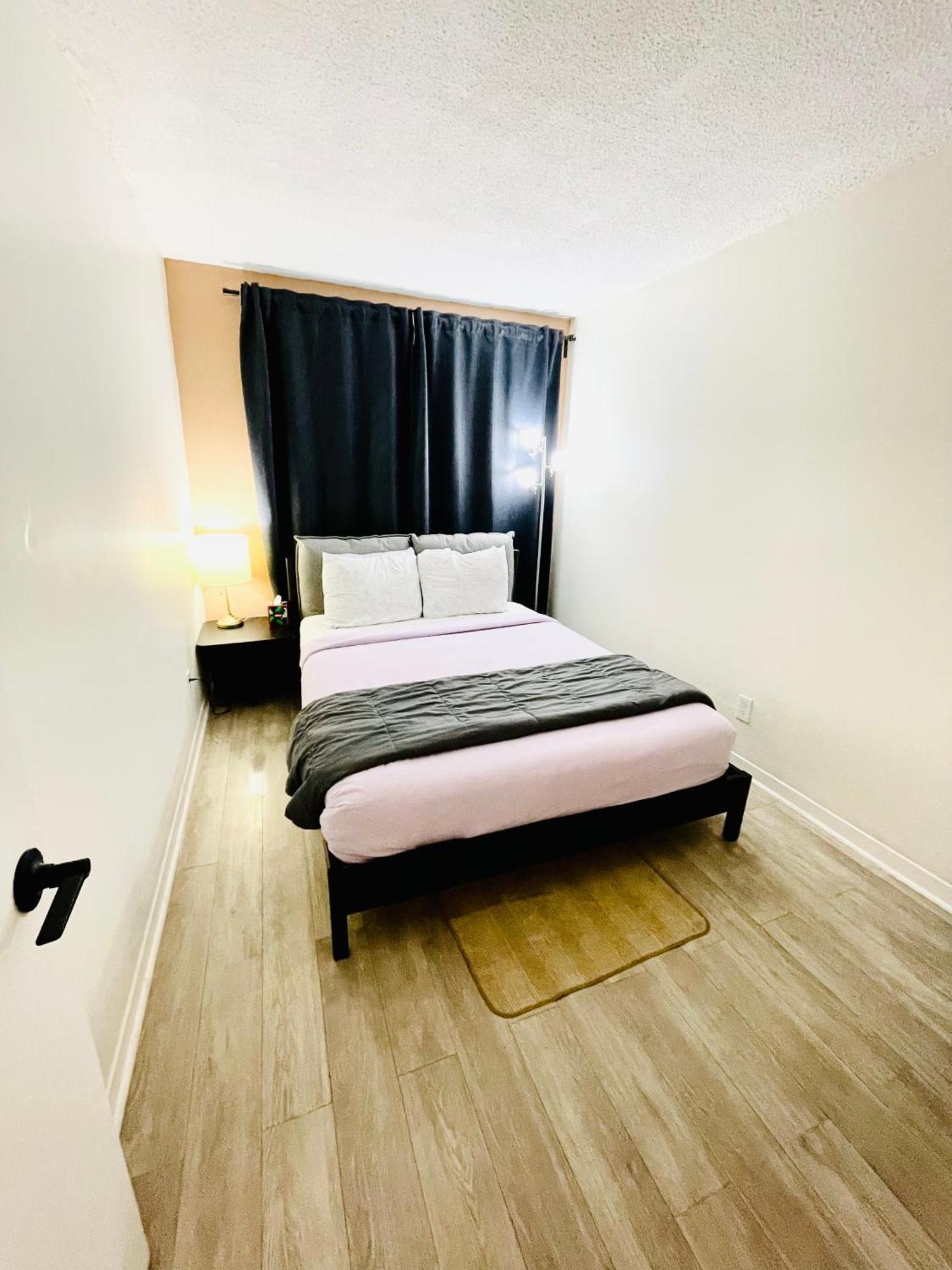 Apartment Cozy 2-bedroom In The Heart Of Downtown *